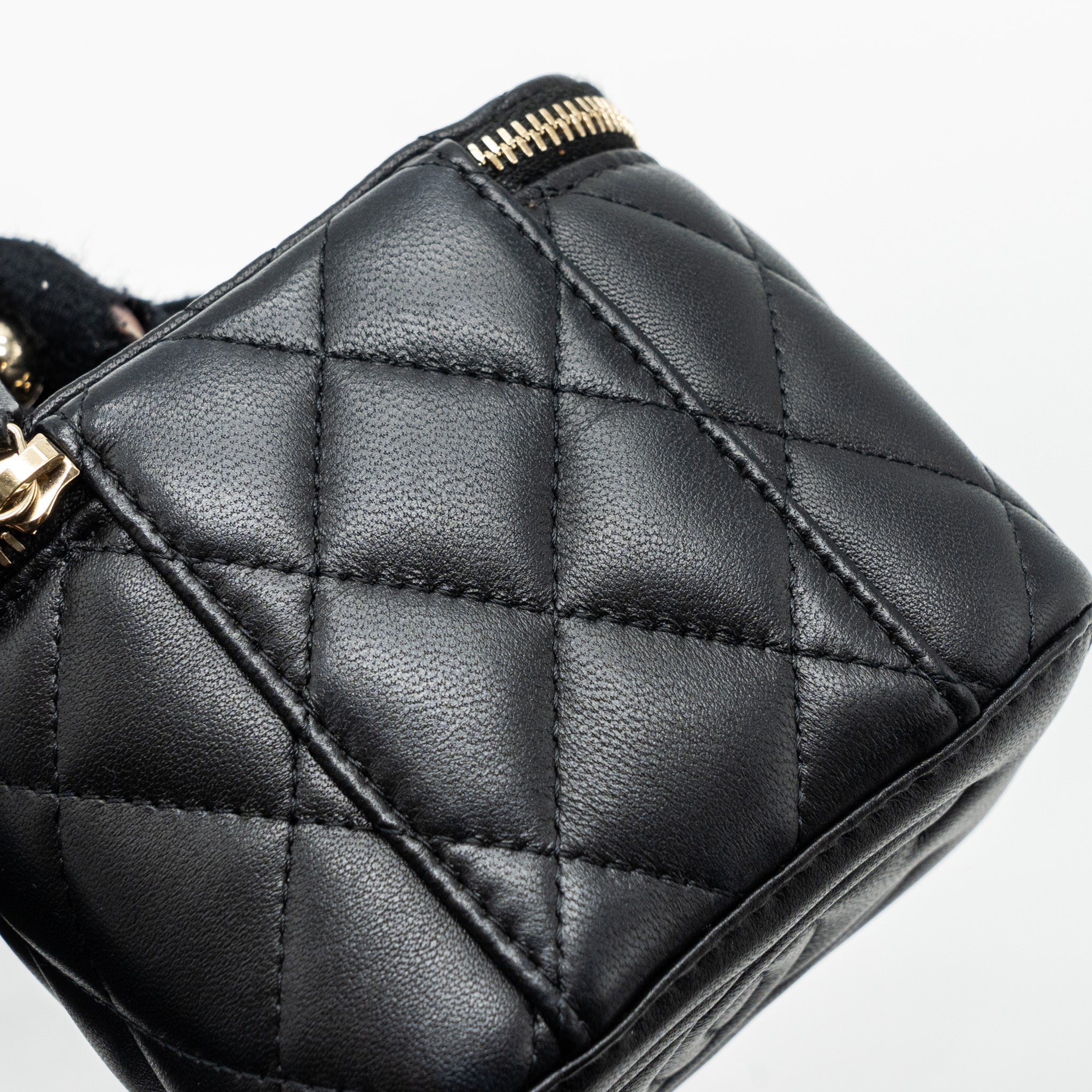 CHANEL PEARL CRUSH MINI VANITY CASE LAMBSKIN BLACK LGHW(MICROCHIP)