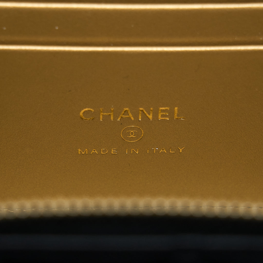 CHANEL 22A PEARL CRUSH LONG VANITY WITH CHAIN LAMBSKIN BLACK GHW