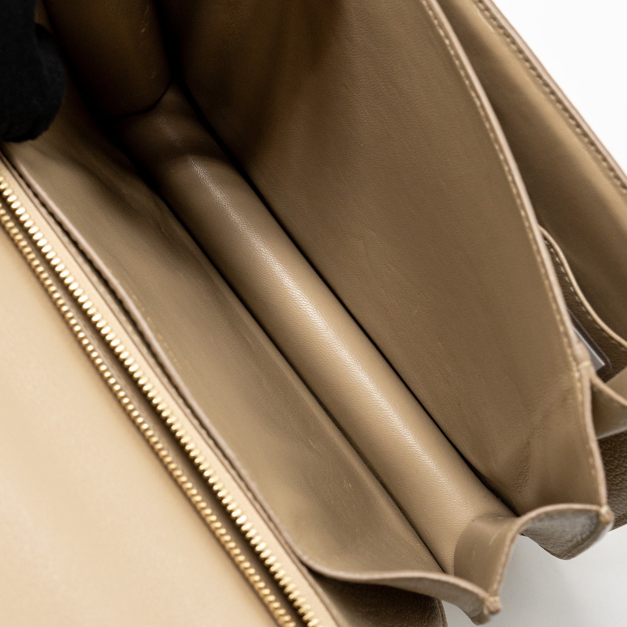 CELINE MEDIUM CLASSIC BOX BAG GOATSKIN BEIGE GHW