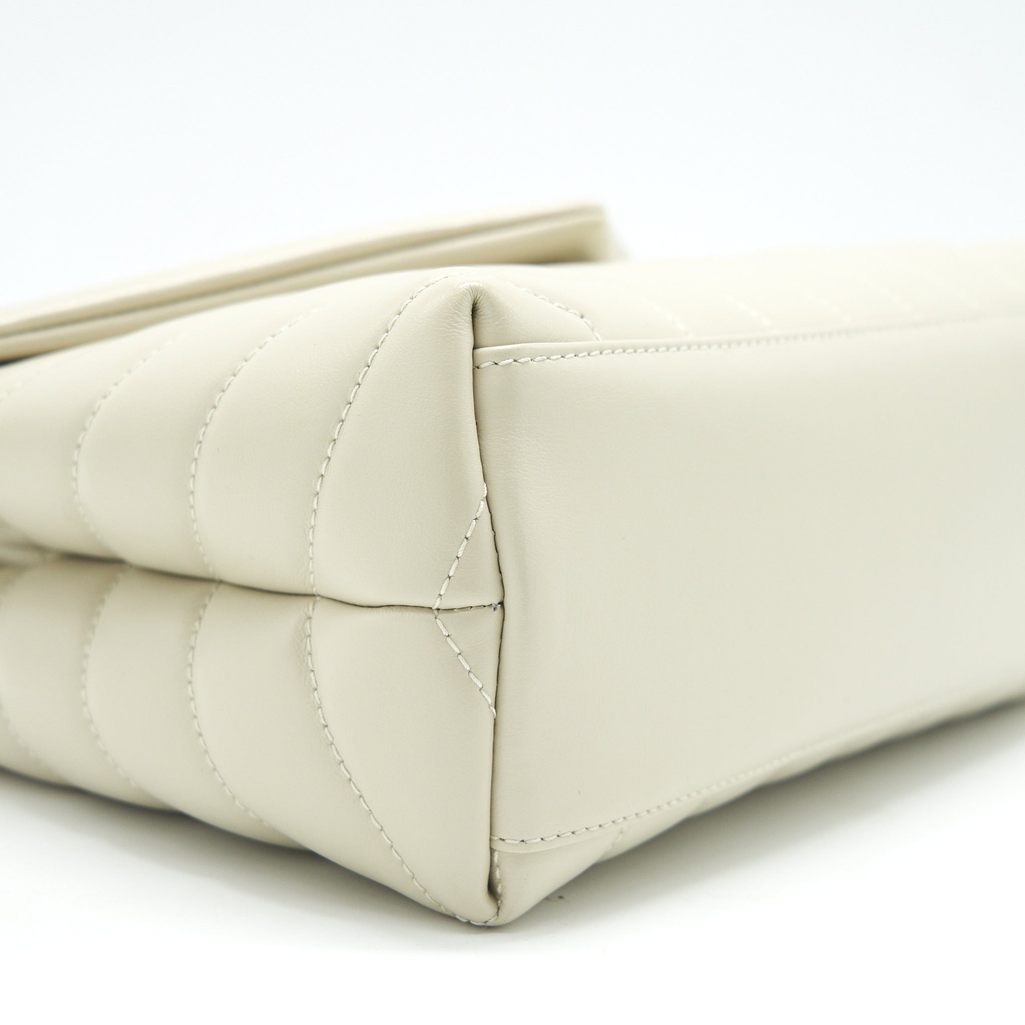 SAINT LAUTENT SMALL LOU LOU BAG BEIGE