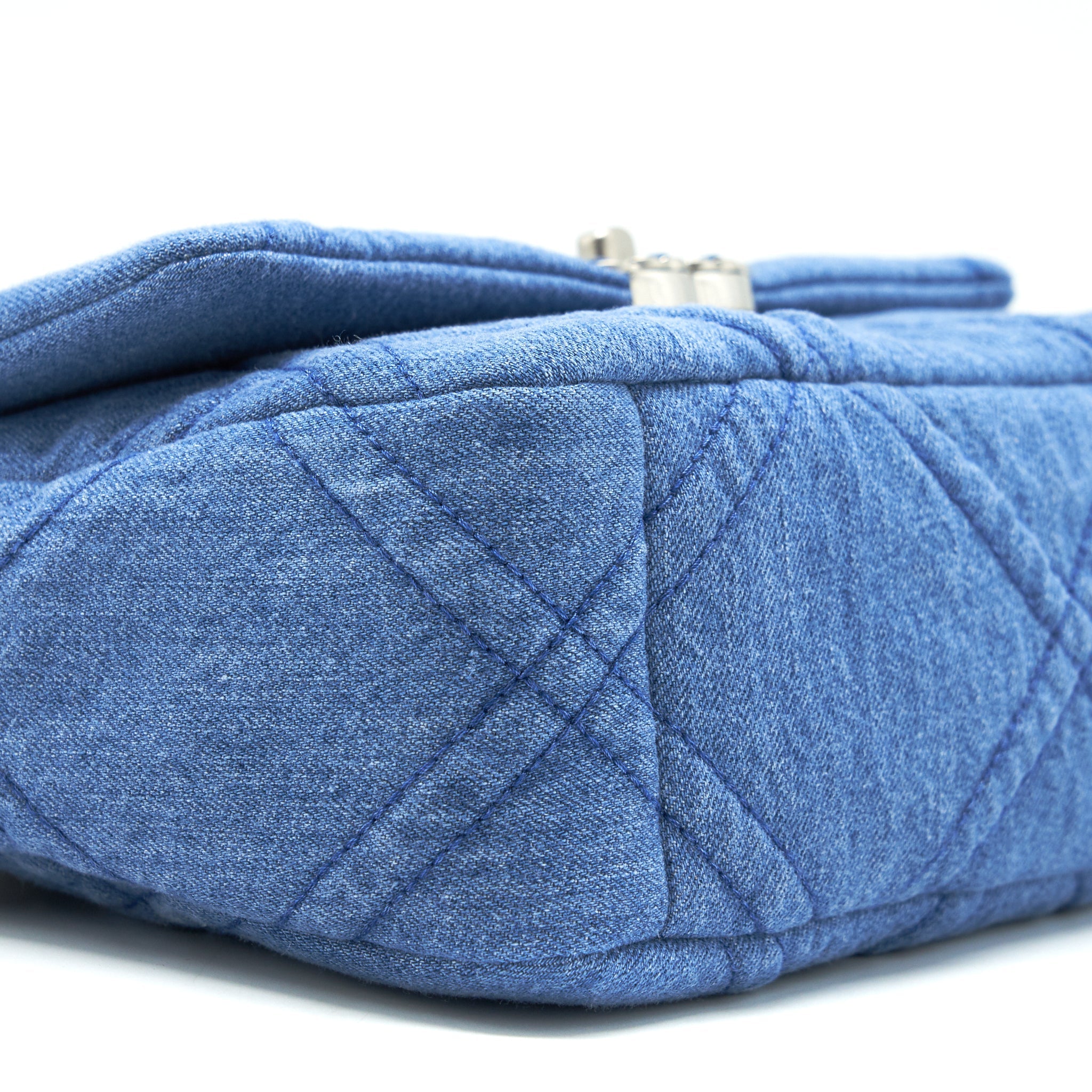 CHANEL 22P DENIM SMALL 19 BAG LIGHT BLUE GOLD/SLIVER HARDWARE