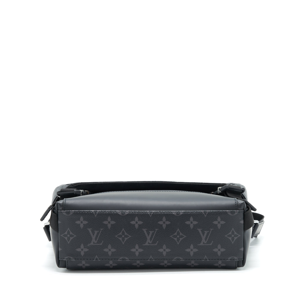 LOUIS VUITTON ECLIPSE VOYAGER MESSENGER BAG MONOGRAM CANVAS BLACK YEAR 2020
