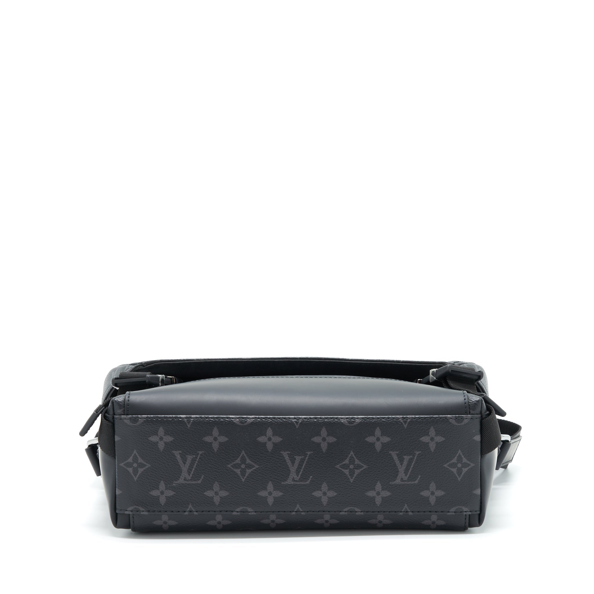 LOUIS VUITTON ECLIPSE VOYAGER MESSENGER BAG MONOGRAM CANVAS BLACK YEAR 2020