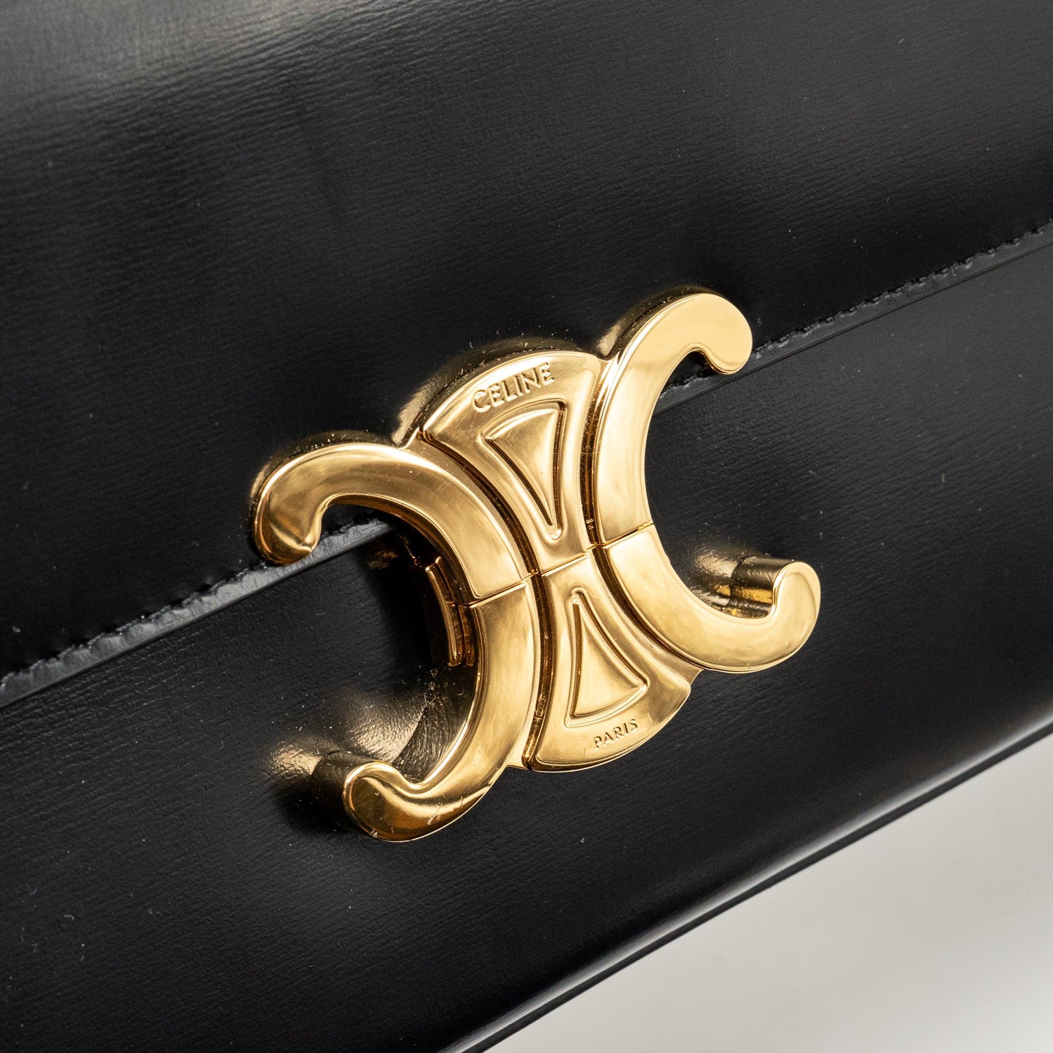 CELINE TRIOMPHE CLAUDE CHAIN SHOULDER BAG SHINY CALFSKIN BLACK GHW