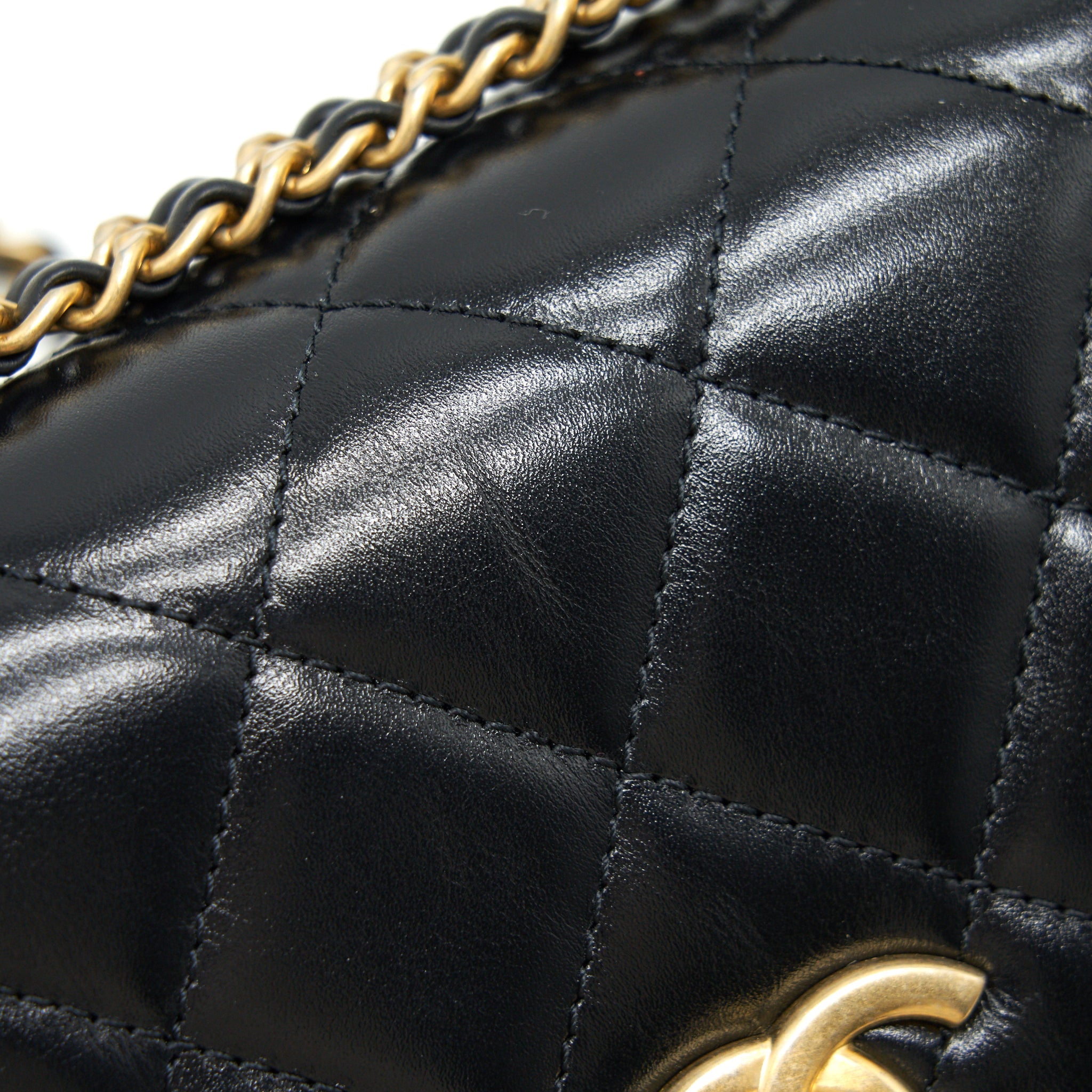 CHANEL 21A GOLD CRUSH MINI FLAP BAG CALFSKIN BLACK GHW