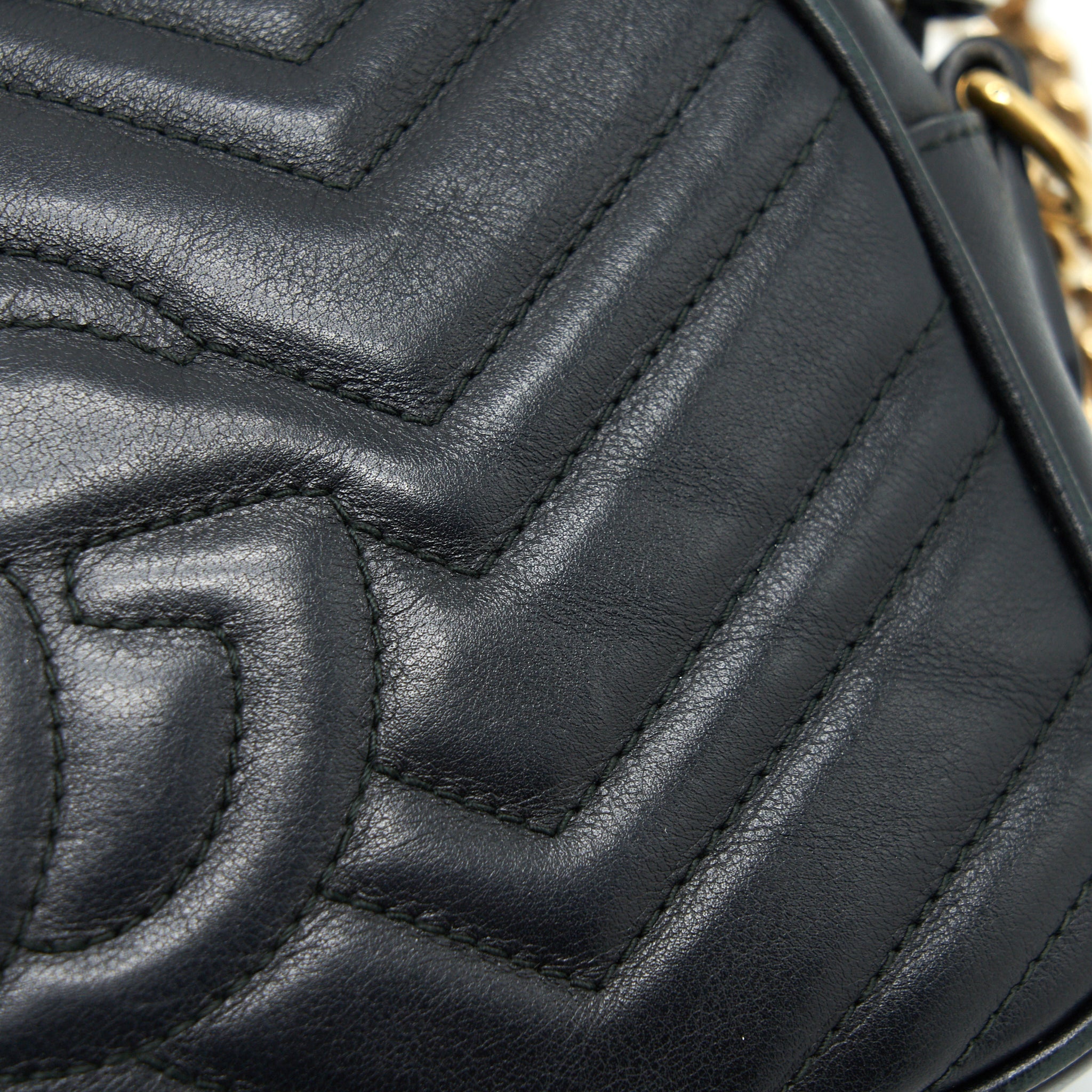 GUCCI MARMONT SMALL MATELASSE SHOULDER BAG BLACK GHW