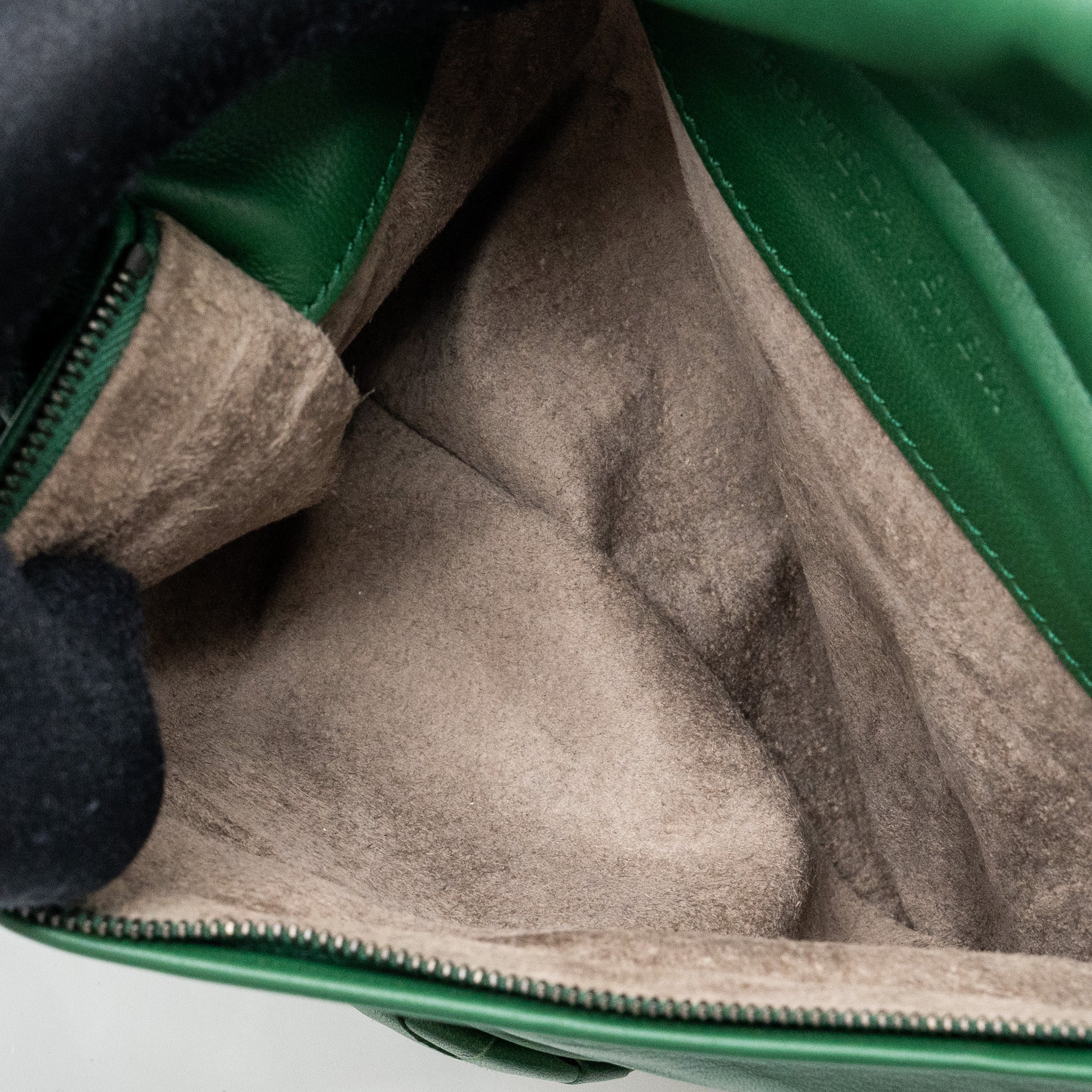 BOTTEGA VENETA CLUTCH NAPPA GREEN BLACK HARDWARE