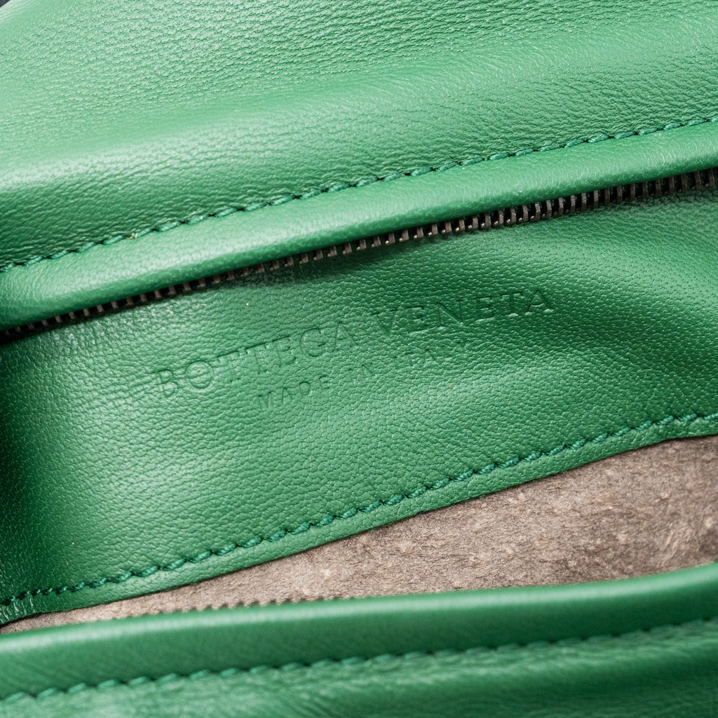 BOTTEGA VENETA CLUTCH NAPPA GREEN BLACK HARDWARE