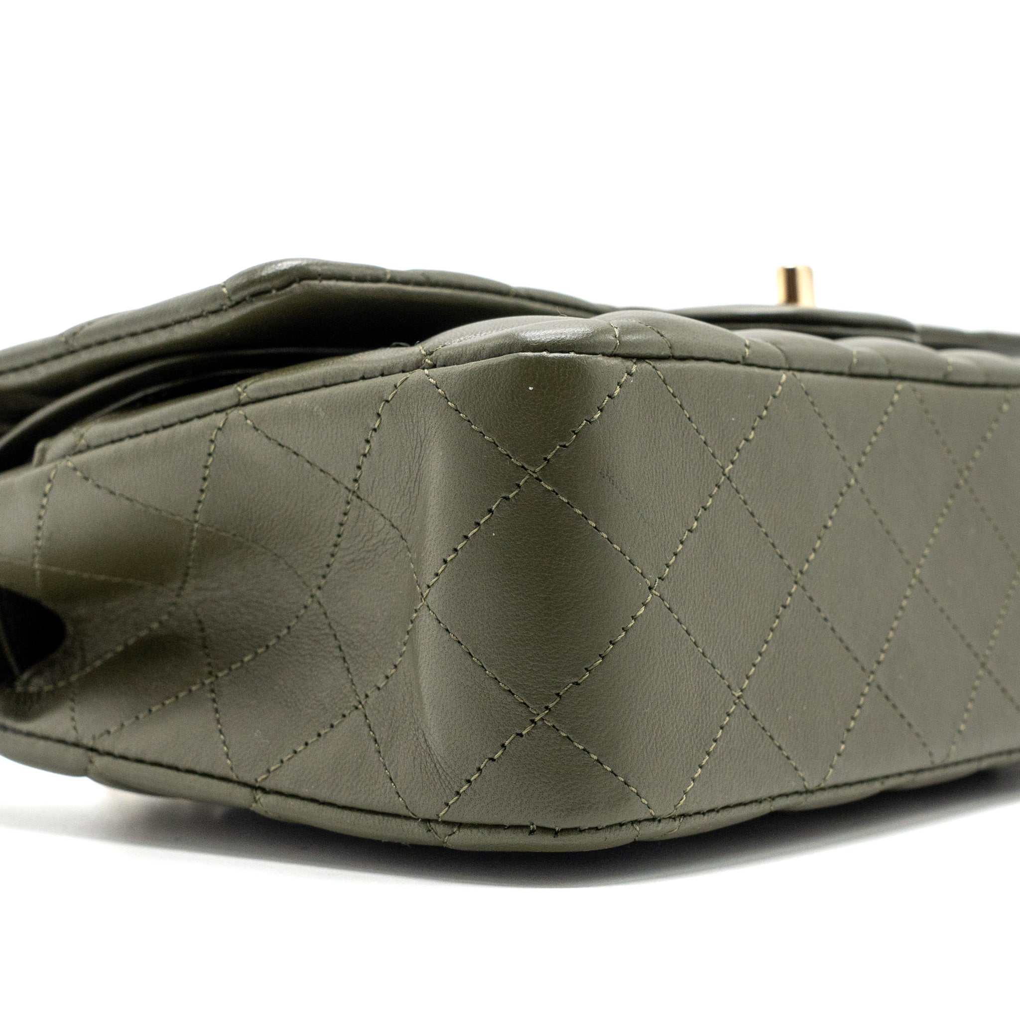 CHANEL 22K MEDIUM CLASSIC DOUBLE FLAP BAG LAMBSKIN OLIVE GREEN LGHW(MICROCHIP)