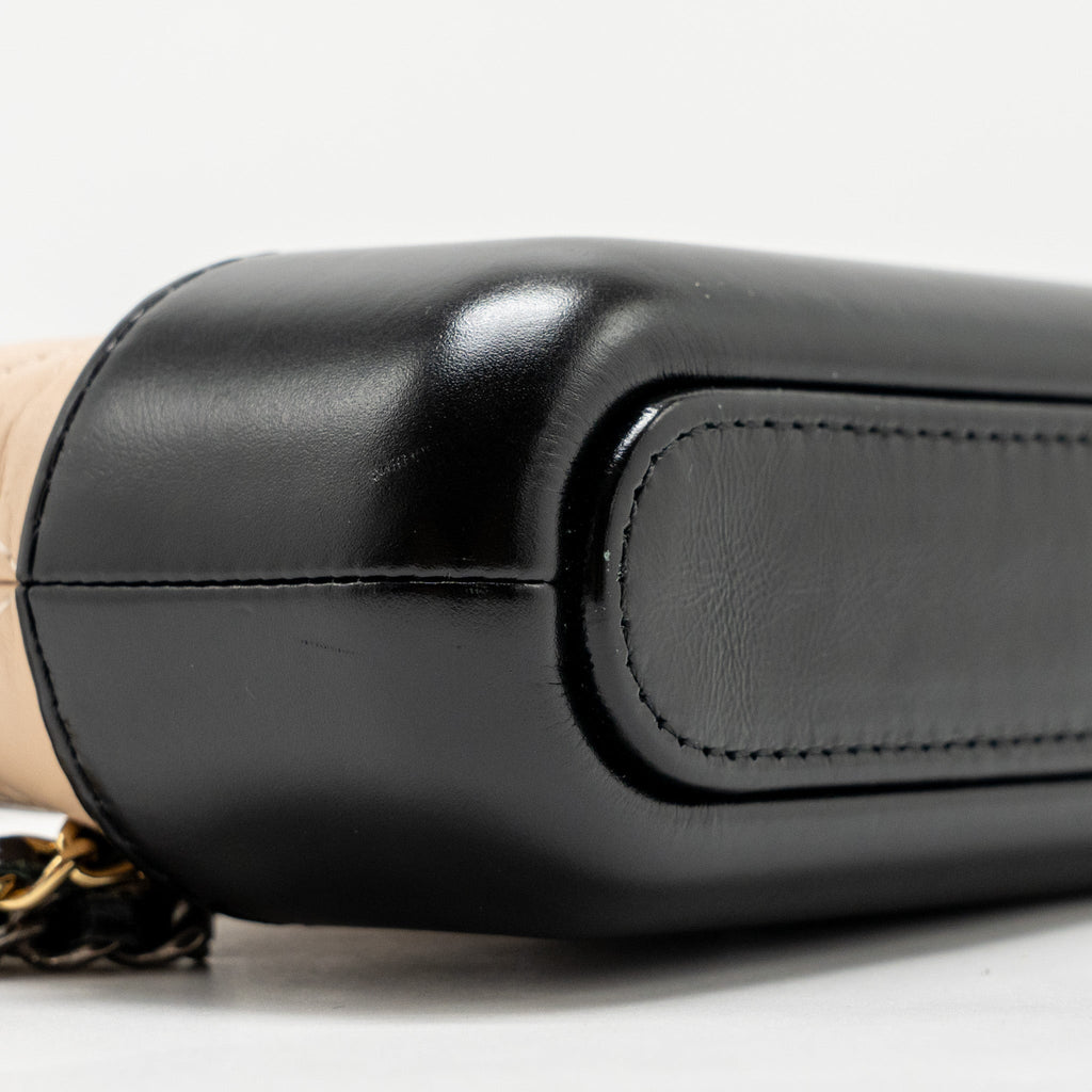 CHANEL GABRIELLE DOUBLE ZIP CLUTCH ON CHAIN CALFSKIN BEIGE / BLACK MULTICOLOR HARDWARE
