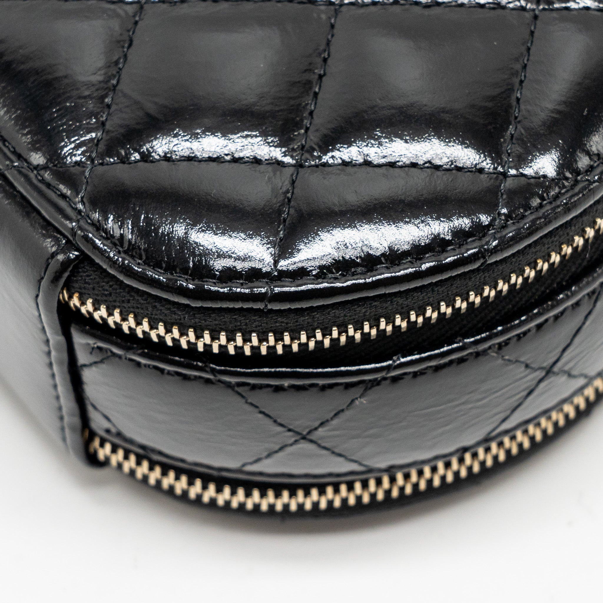 CHANEL 22B TOP HANDLE MINI ROUND VANITY CASE WITH CHAIN SHINY LAMBSKIN BLACK LGHW (MICROCHIP)