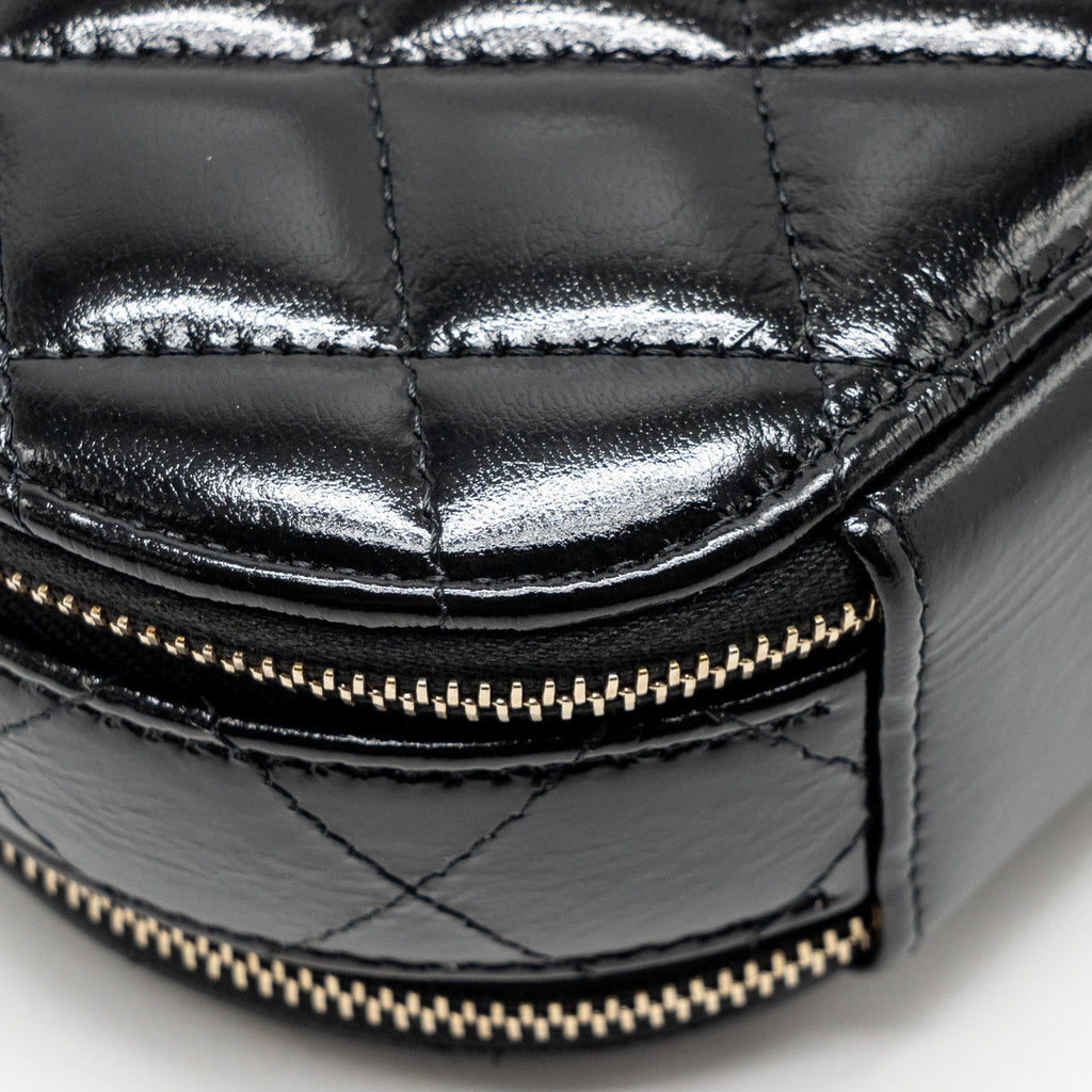 CHANEL 22B TOP HANDLE MINI ROUND VANITY CASE WITH CHAIN SHINY LAMBSKIN BLACK LGHW (MICROCHIP)