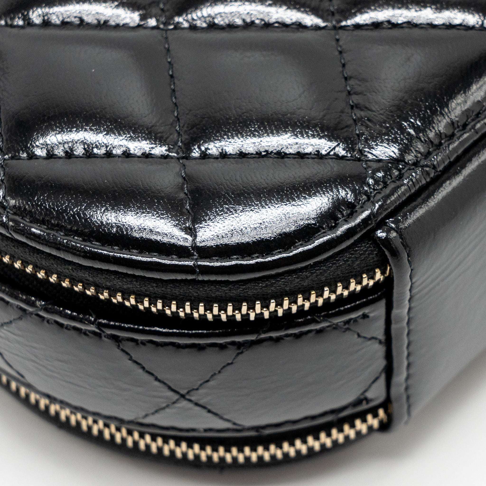 CHANEL 22B TOP HANDLE MINI ROUND VANITY CASE WITH CHAIN SHINY LAMBSKIN BLACK LGHW (MICROCHIP)