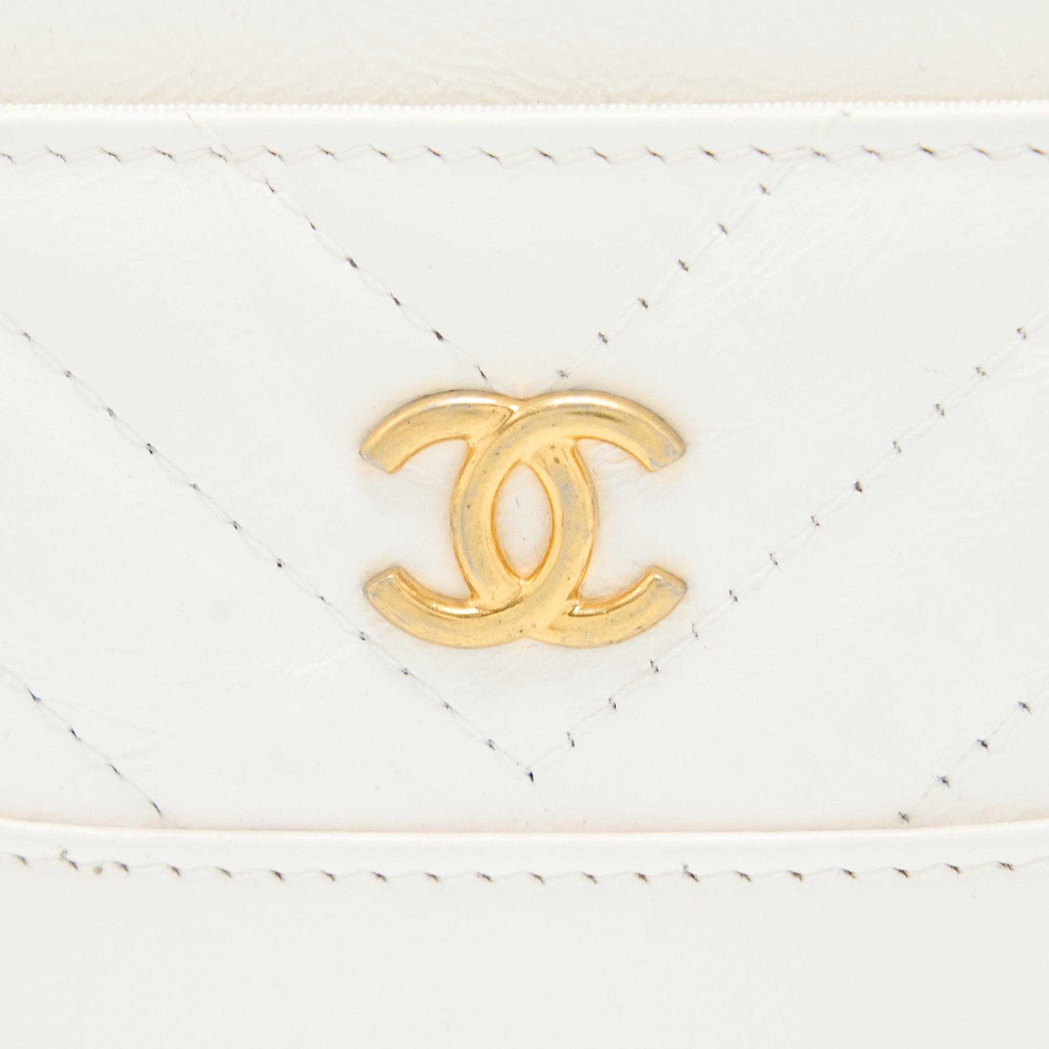 CHANEL CHEVRON CARD HOLDER CALFSKIN WHITE GHW