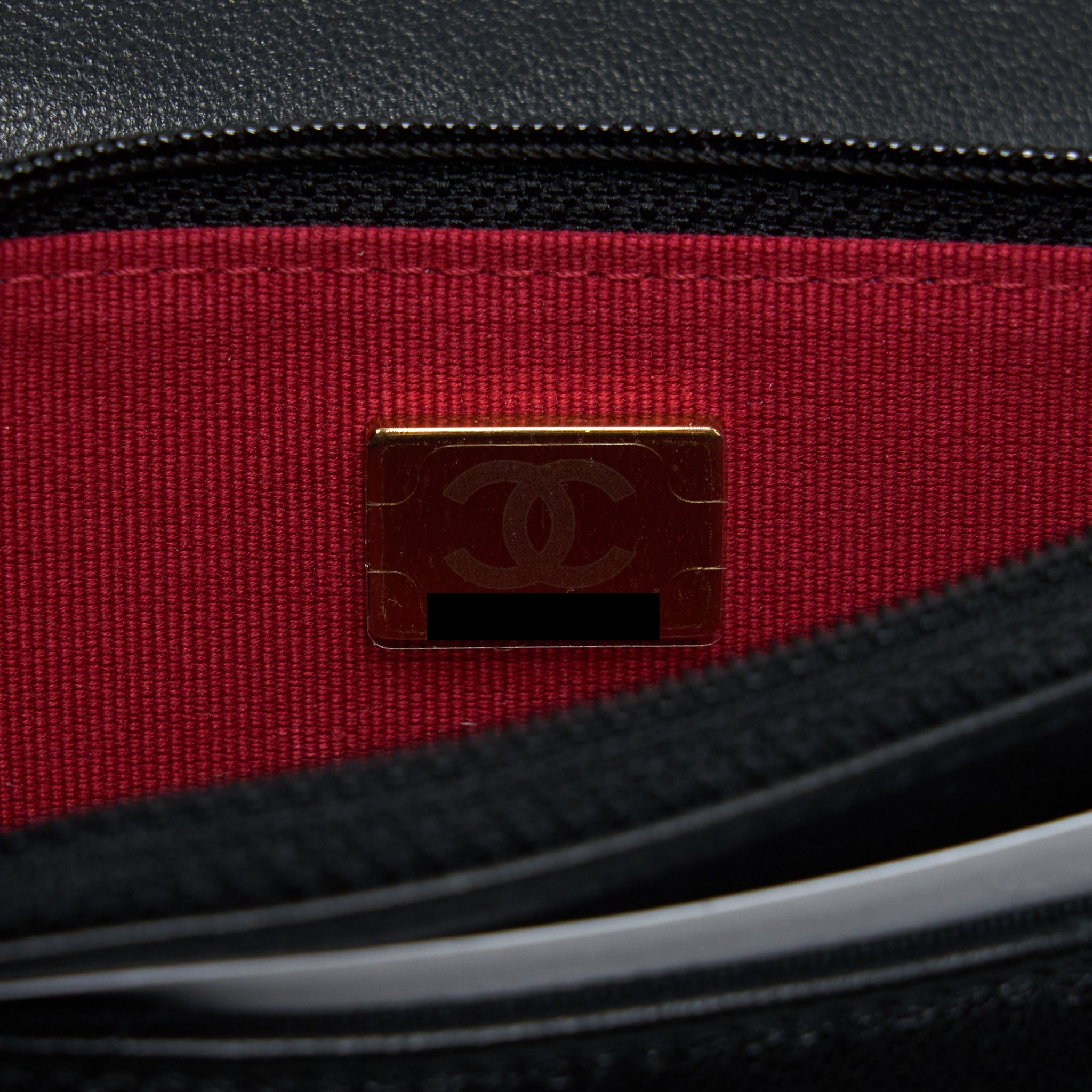 CHANEL 19 WALLET ON CHAIN LAMBSKIN BLACK WITH MULTICOLOUR HARDWARE (MICROCHIP)