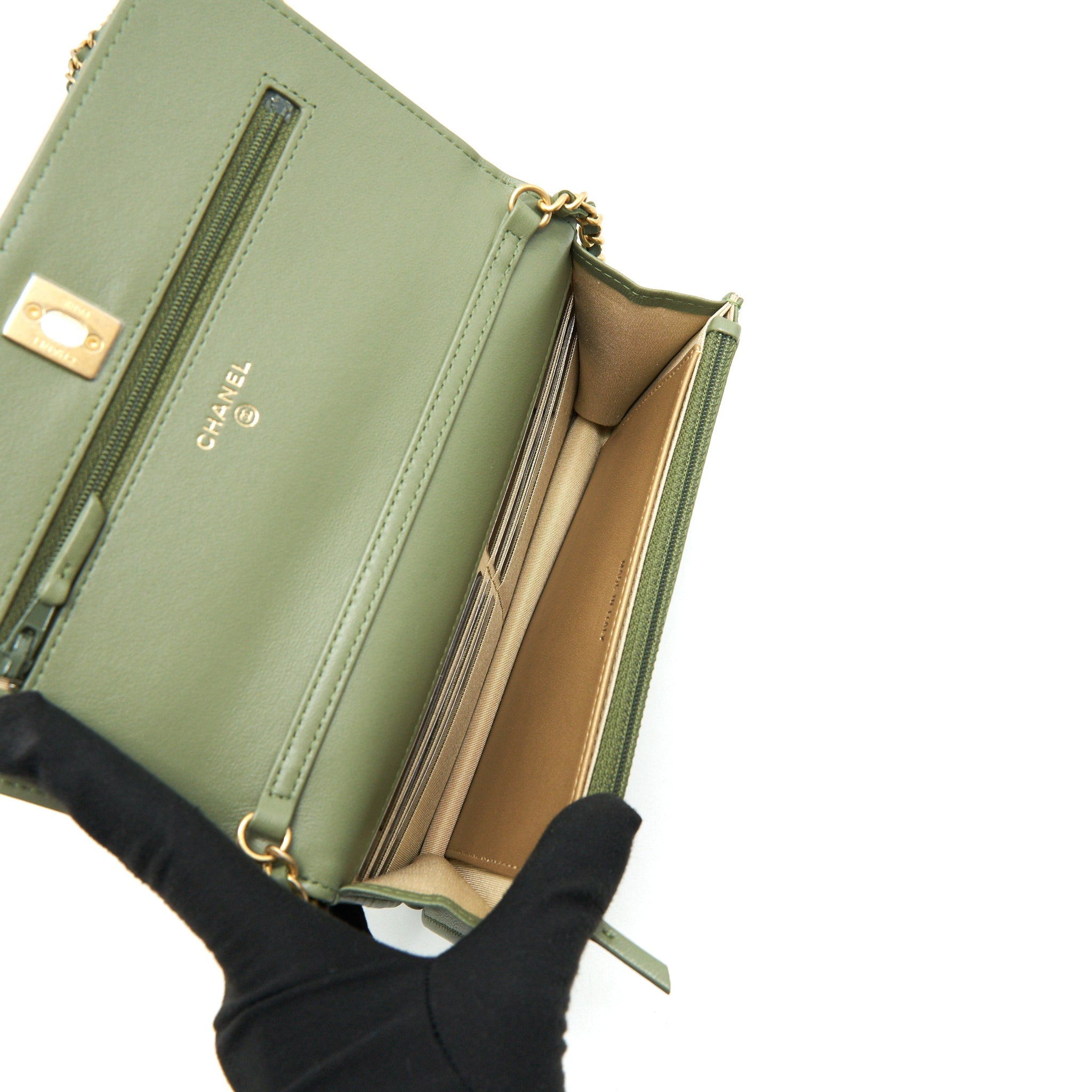 CHANEL 21B GREEN GHW PEARL CRUSH WALLET ON CHAIN