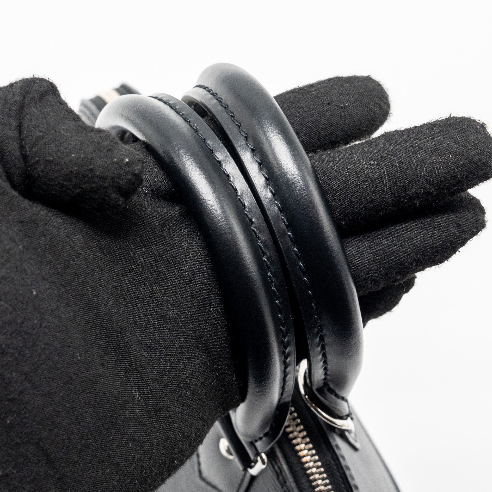 LOUIS VUITTON ALMA BB EPI BLACK SHW