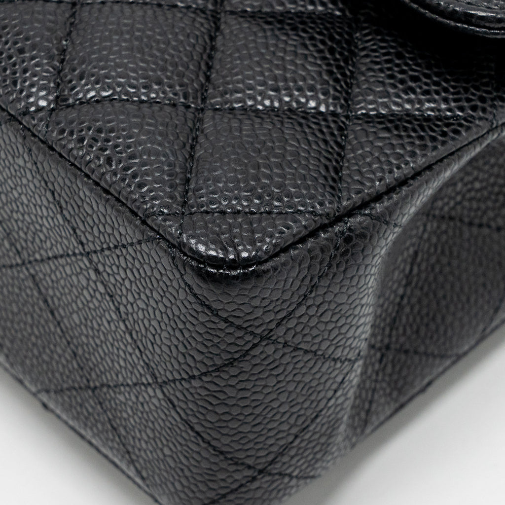 CHANEL MEDIUM CLASSIC DOUBLE FLAP BAG CAVIAR BLACK GHW