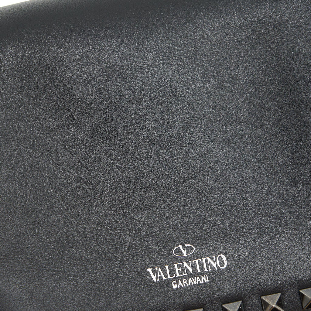 VALENTINO GARAVANI SMALL ROCKSTUD GRAINY CALFSKIN CROSSBODY BAG BLACK SHW