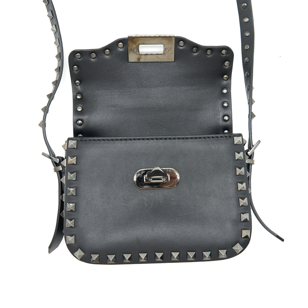 VALENTINO GARAVANI SMALL ROCKSTUD GRAINY CALFSKIN CROSSBODY BAG BLACK SHW