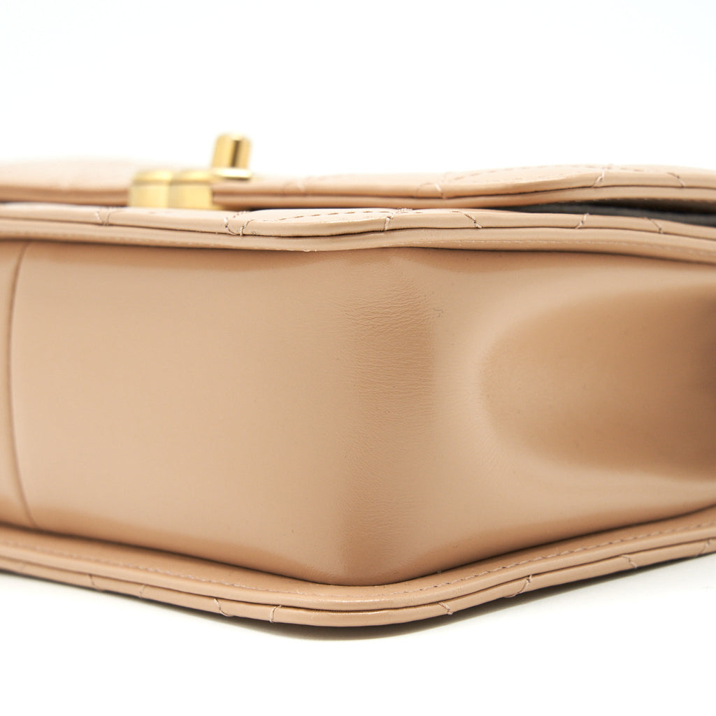 CHANEL 21A GOLD CRUSH FLAP BAG CALFSKIN BEIGE GHW