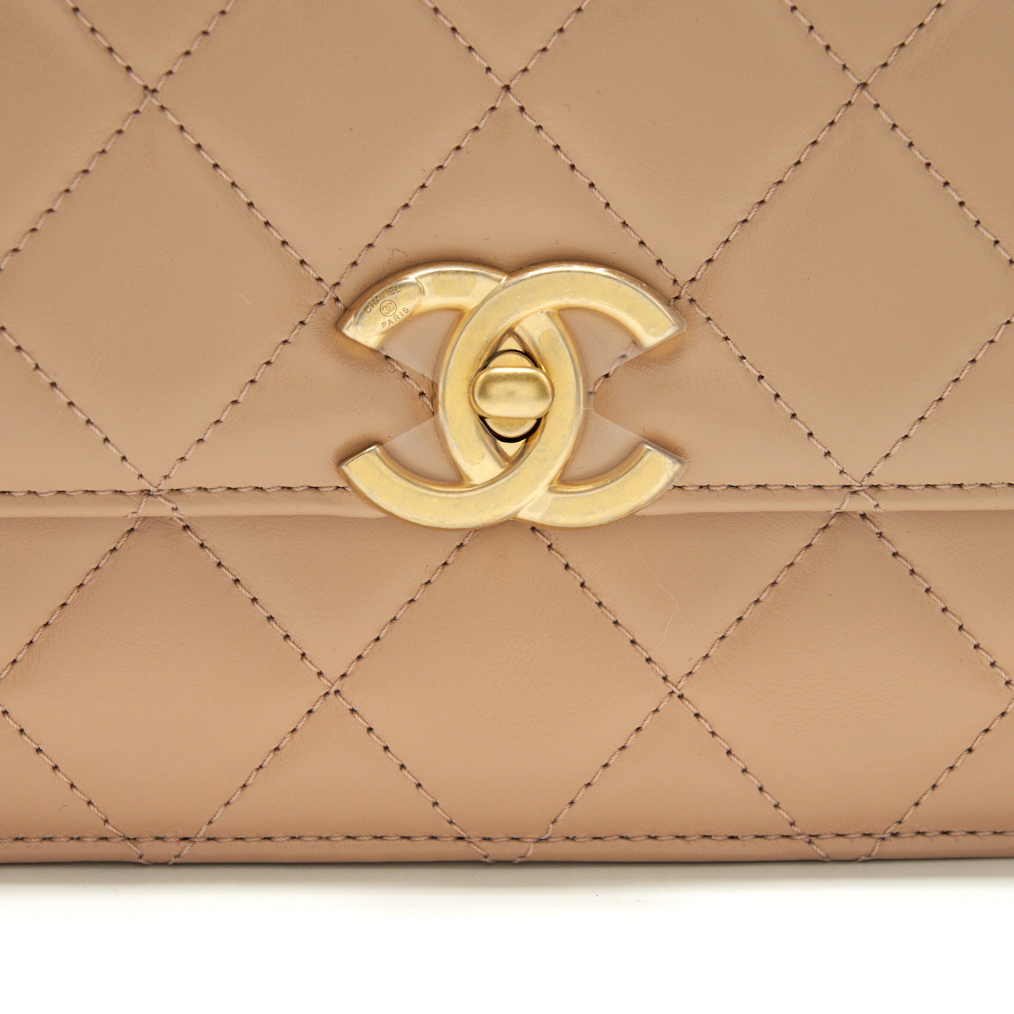 CHANEL 21A GOLD CRUSH FLAP BAG CALFSKIN BEIGE GHW