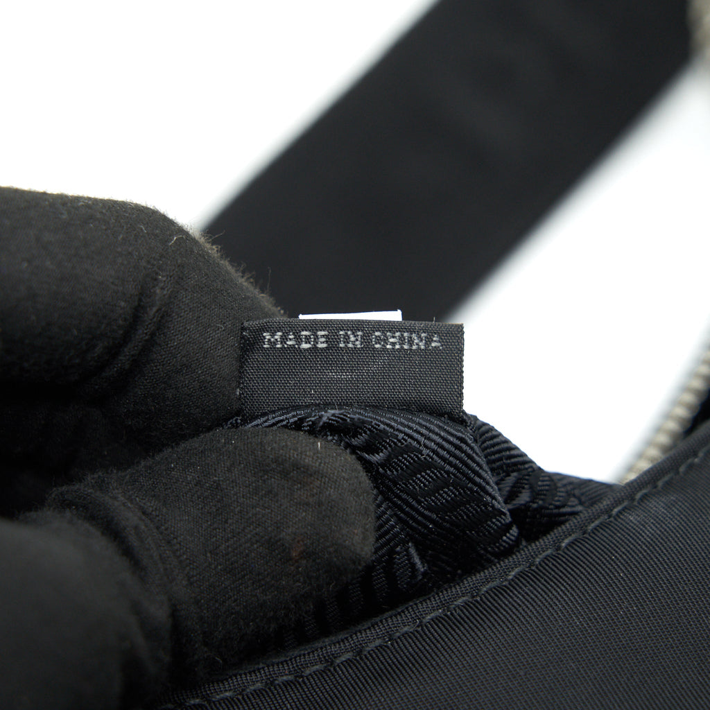 PRADA REEDITION 2005 SHOULDER BAG BLACK