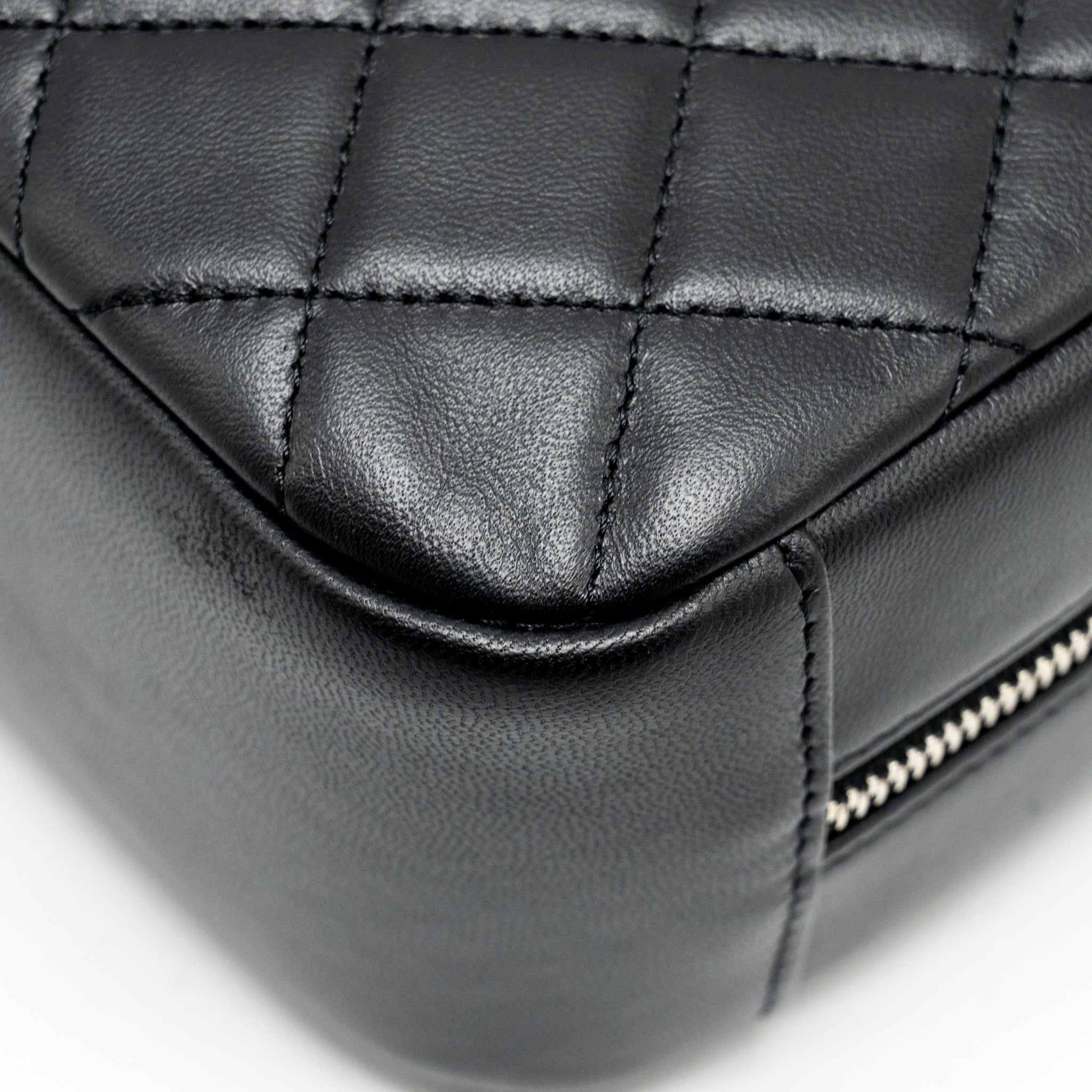 CHANEL QUILTED COSMETIC POUCH LAMBSKIN BLACK SHW