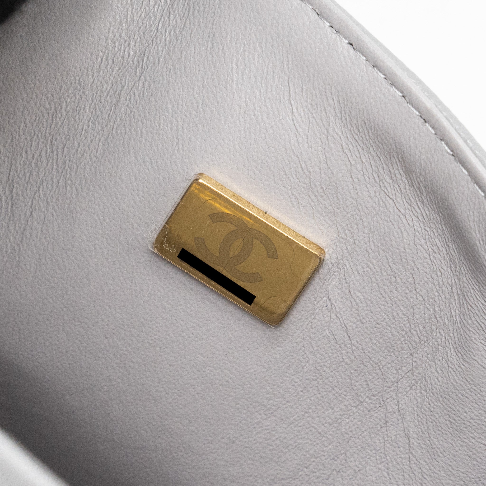 CHANEL CLASSIC MEDIUM DOUBLE FLAP BAG CAVIAR LIGHT GREY LGHW (MICROCHIP)