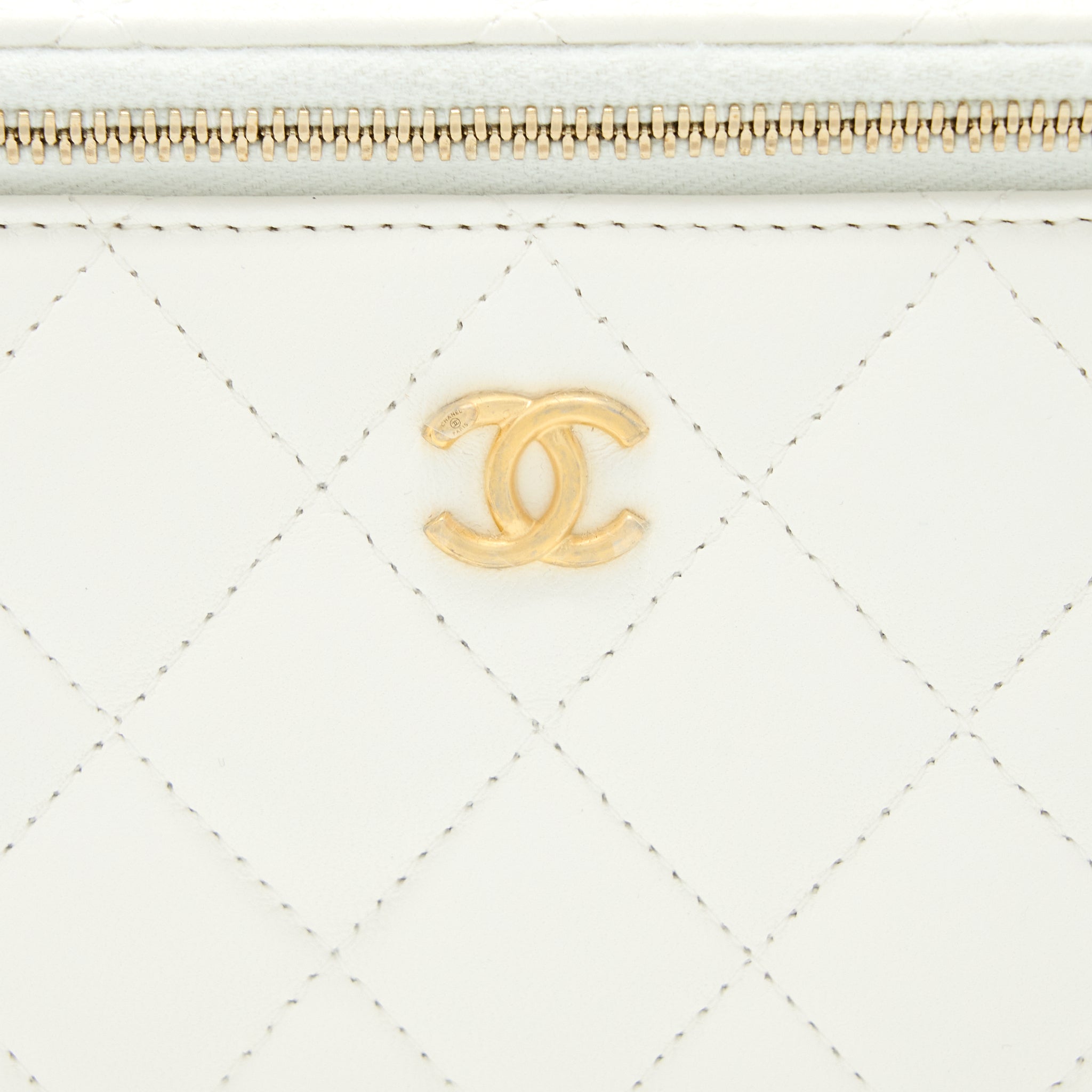 CHANEL PEARL CRUSH LONG VANITY LAMBSKIN WHITE BRUSHED GHW (MICROCHIP)