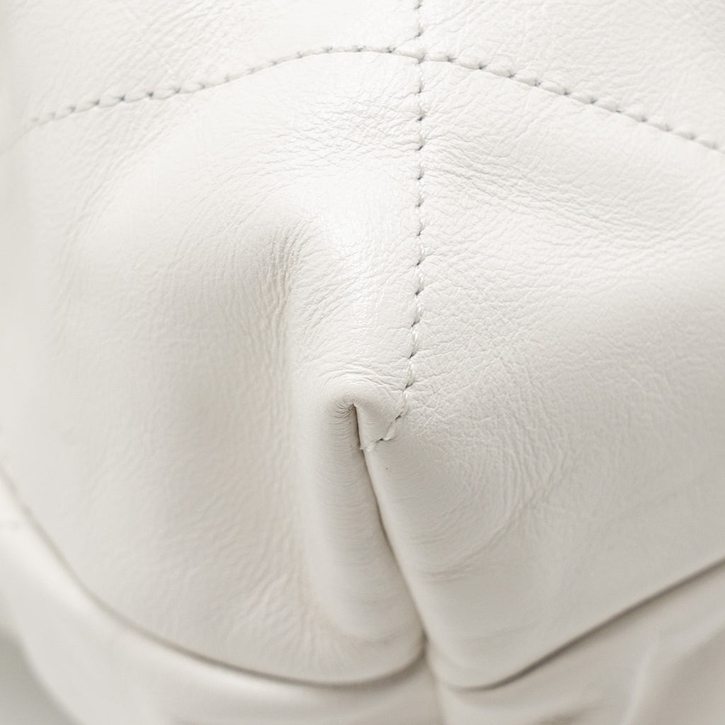 CHANEL LARGE 22 BAG SHINY CALFSKIN WHITE GHW (MICROCHIP)