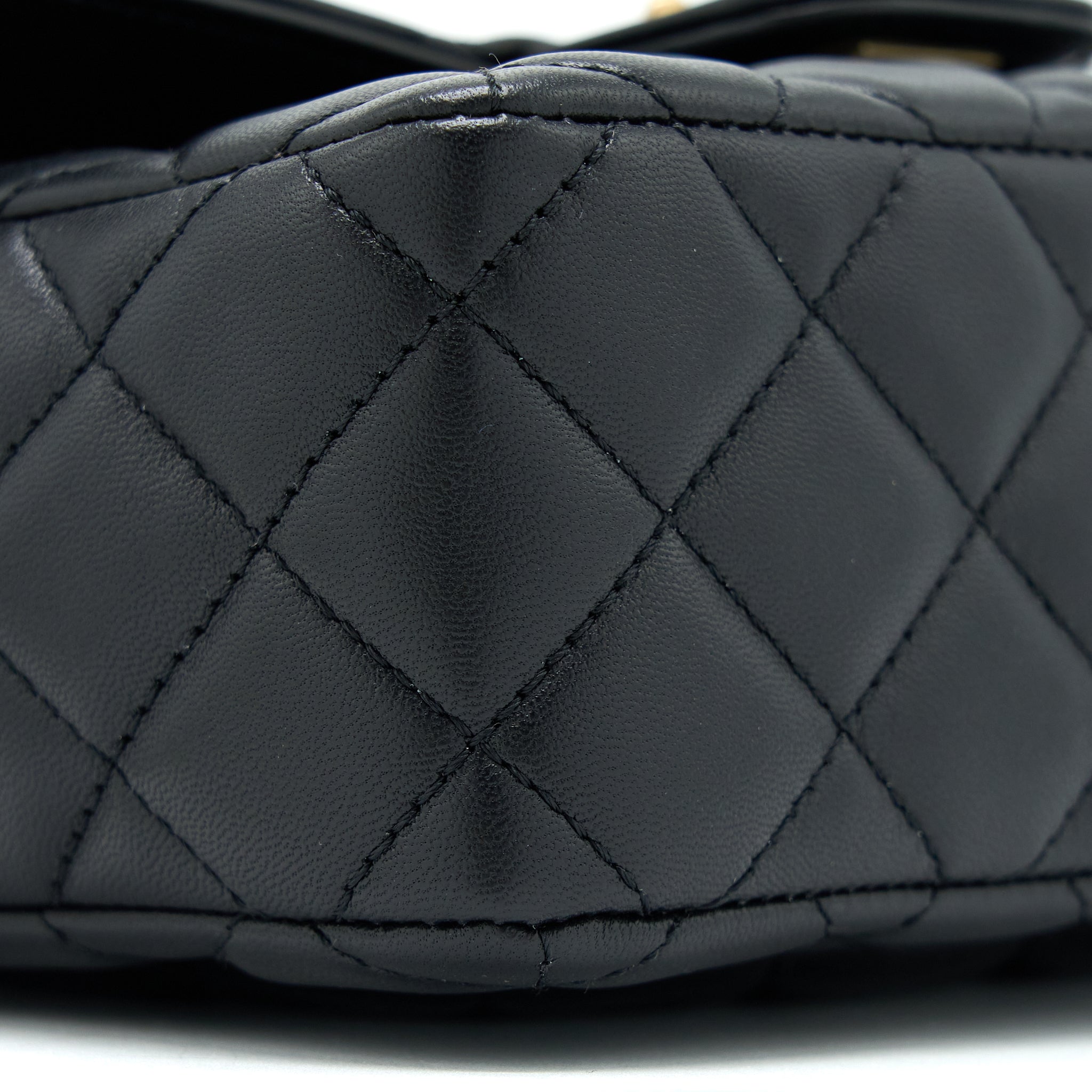 CHANEL SEASONAL FLAP BAG WITH DETAIL CHAIN LAMBSKIN BLACK BRUSHED GHW (MICROCHIP)