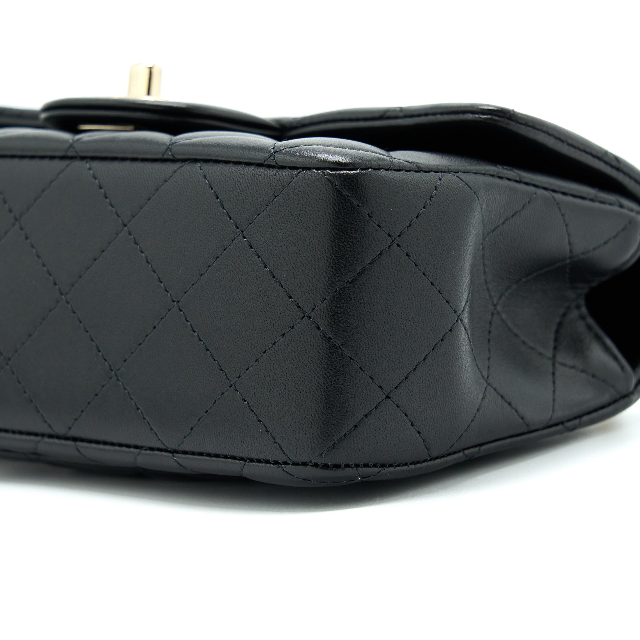 CHANEL 22A TOP HANDLE MINI RECTANGULAR FLAP BAG LAMBSKIN BLACK GHW (MICROCHIP)