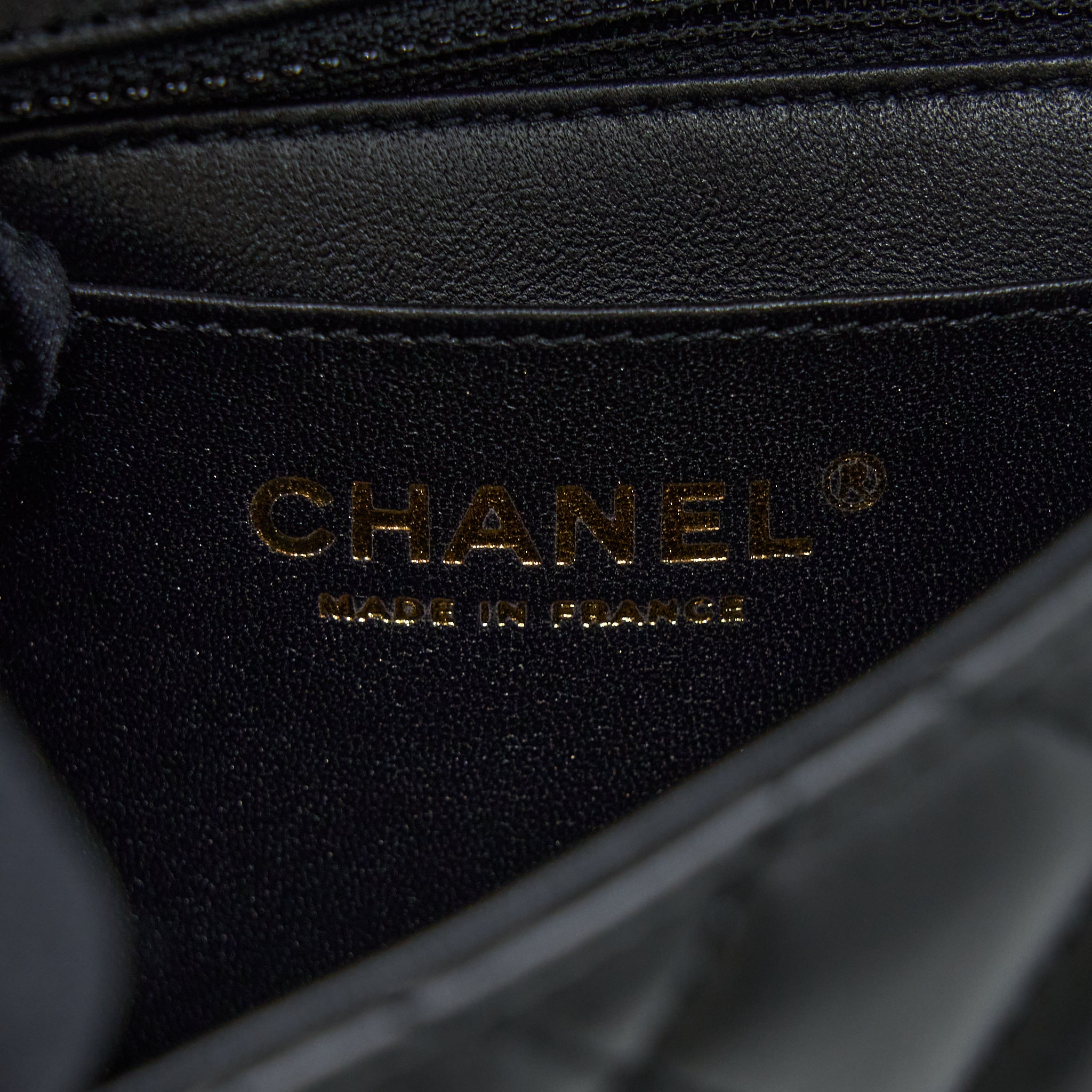 CHANEL SEASONAL FLAP BAG WITH DETAIL CHAIN LAMBSKIN BLACK BRUSHED GHW (MICROCHIP)