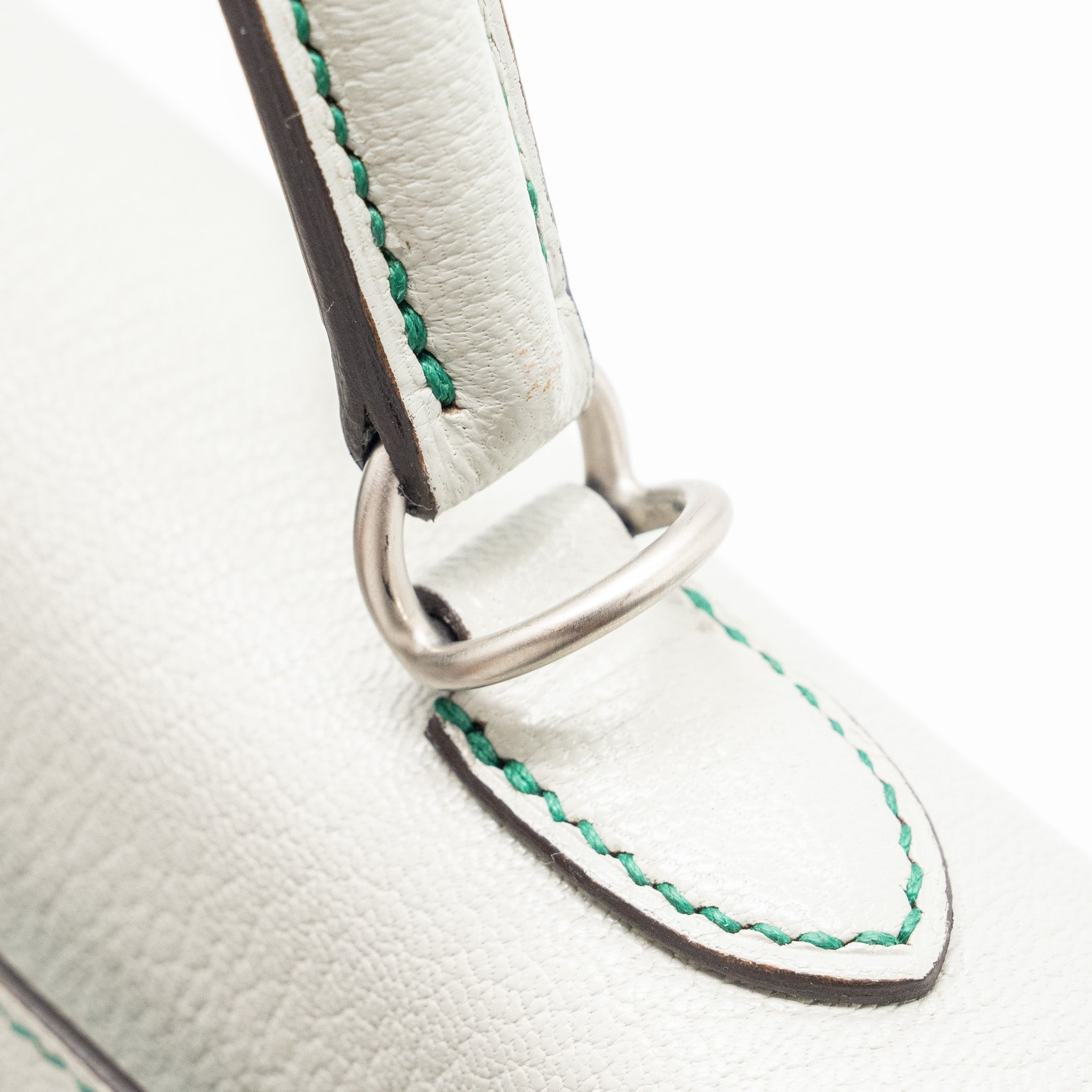 HERMES KELLY 25 SPECIAL ORDER CHÈVRE MYSORE GRIS PERLE/MALACHITE/VERT EMERAUDE BRUSHED SHW