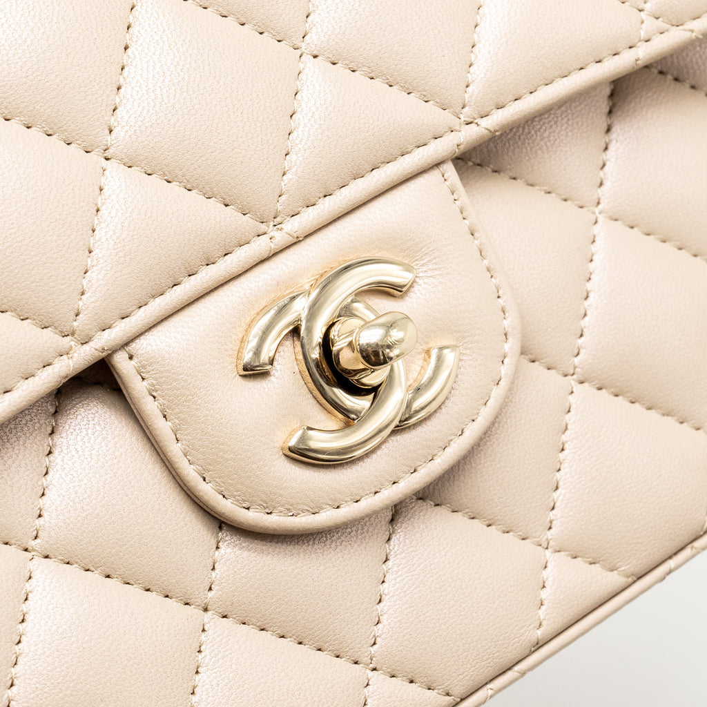 CHANEL MEDIUM CLASSIC DOUBLE FLAP BAG LAMBSKIN IRIDESCENT IVORY LGHW