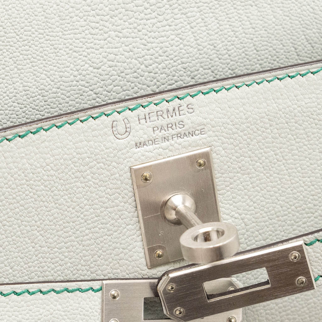 HERMES KELLY 25 SPECIAL ORDER CHÈVRE MYSORE GRIS PERLE/MALACHITE/VERT EMERAUDE BRUSHED SHW