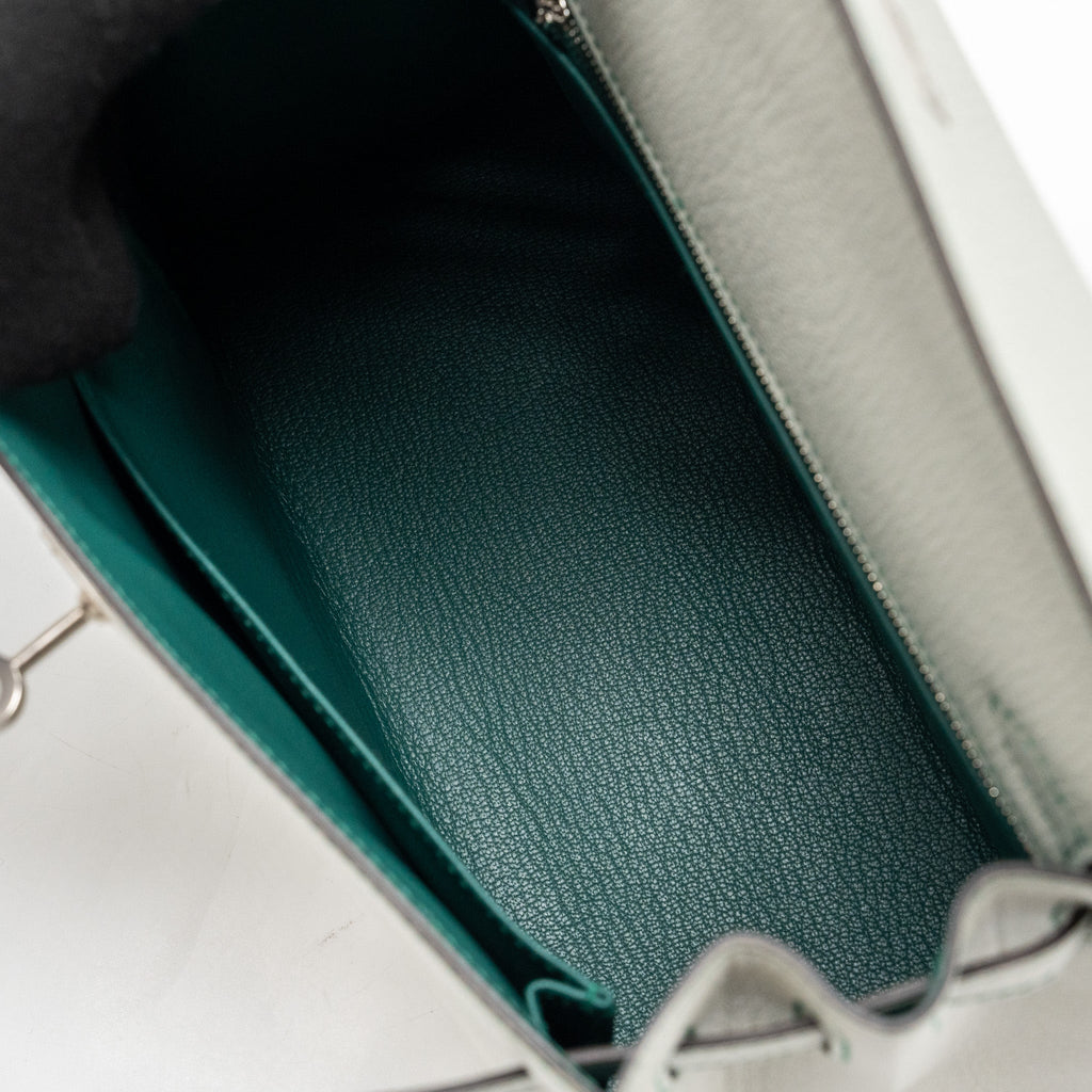 HERMES KELLY 25 SPECIAL ORDER CHÈVRE MYSORE GRIS PERLE/MALACHITE/VERT EMERAUDE BRUSHED SHW