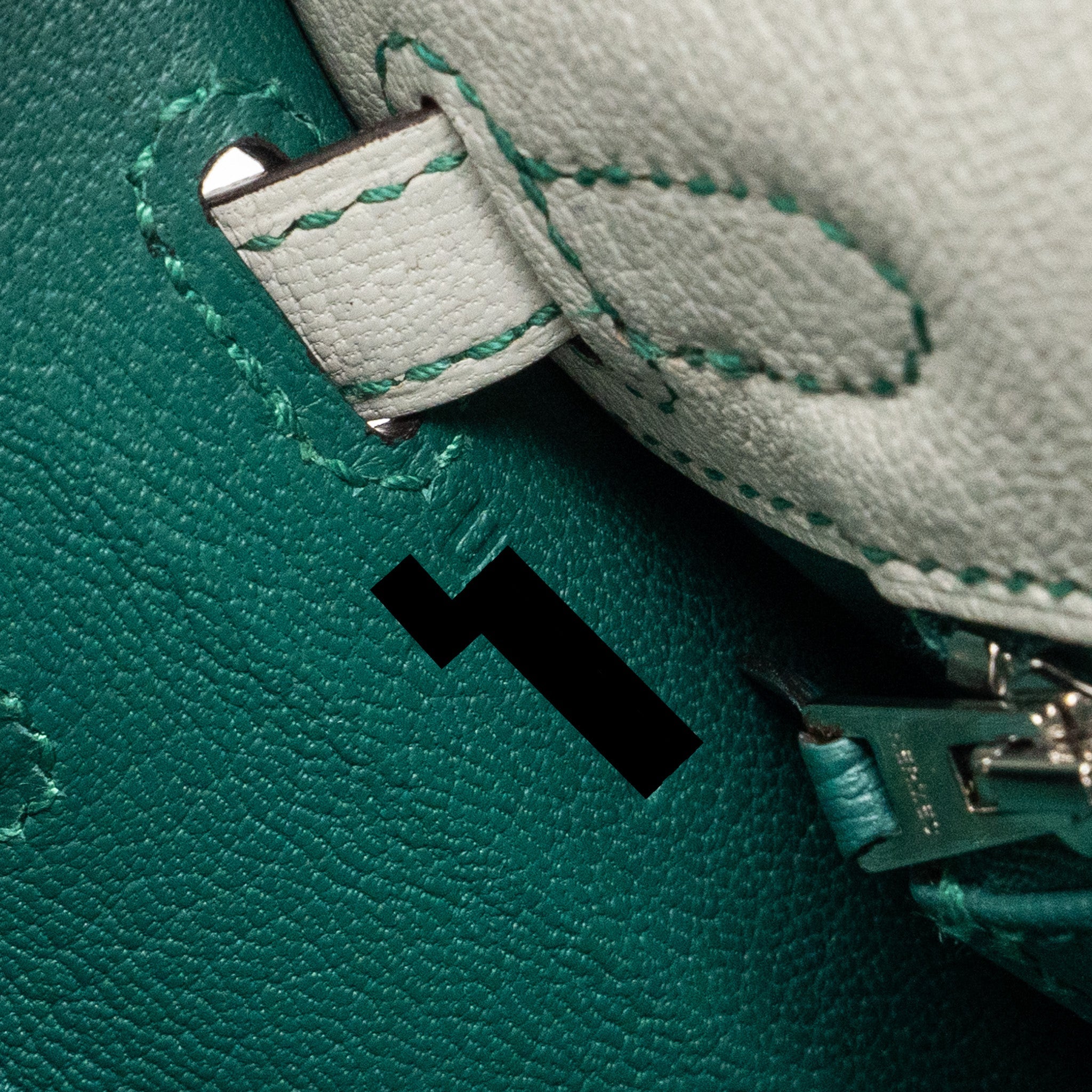 HERMES KELLY 25 SPECIAL ORDER CHÈVRE MYSORE GRIS PERLE/MALACHITE/VERT EMERAUDE BRUSHED SHW