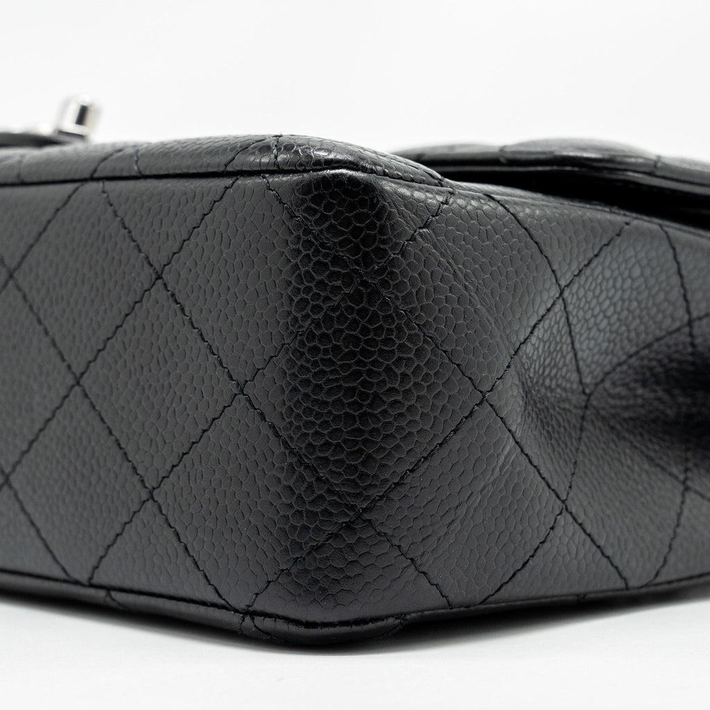 CHANEL MEDIUM CLASSIC DOUBLE FLAP BAG CAVIAR BLACK SHW (MICROCHIP)