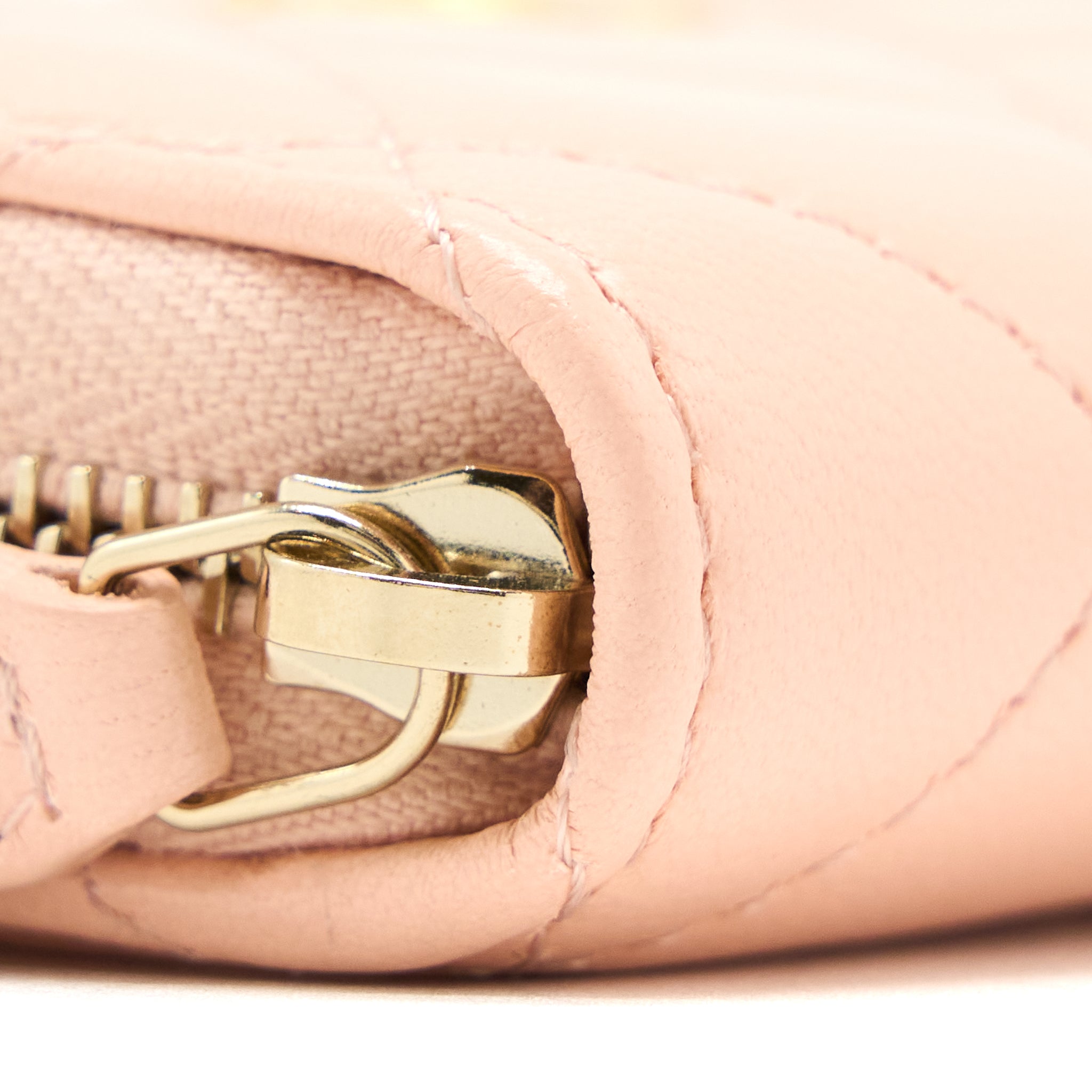 CHANEL PEARL CRUSH ZIPPY CARD HOLDER LAMBSKIN LIGHT PINK BRUSHED GHW