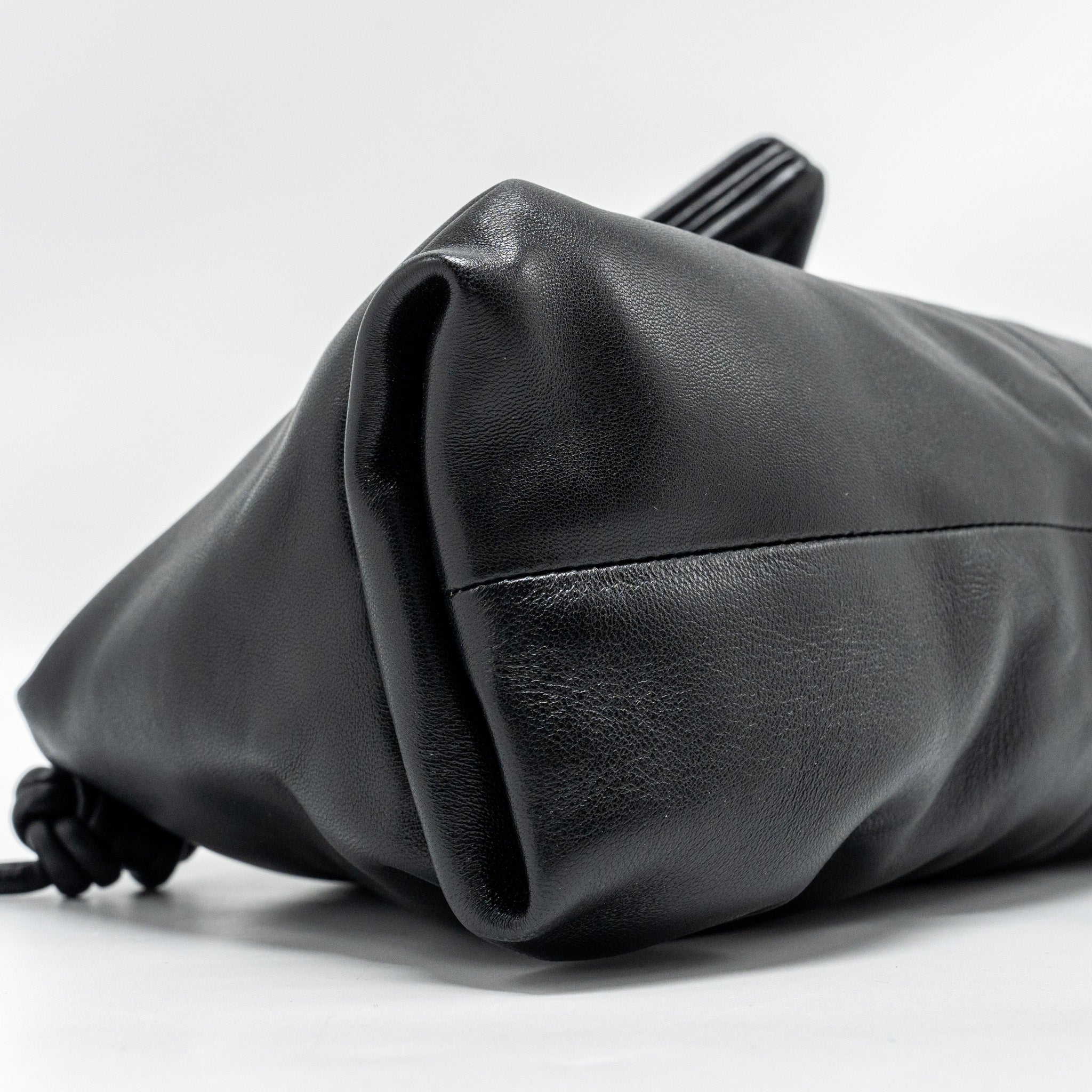 BOTTEGA VENETA TRINE ENVELOP CLUTCH LEATHER BLACK SHW