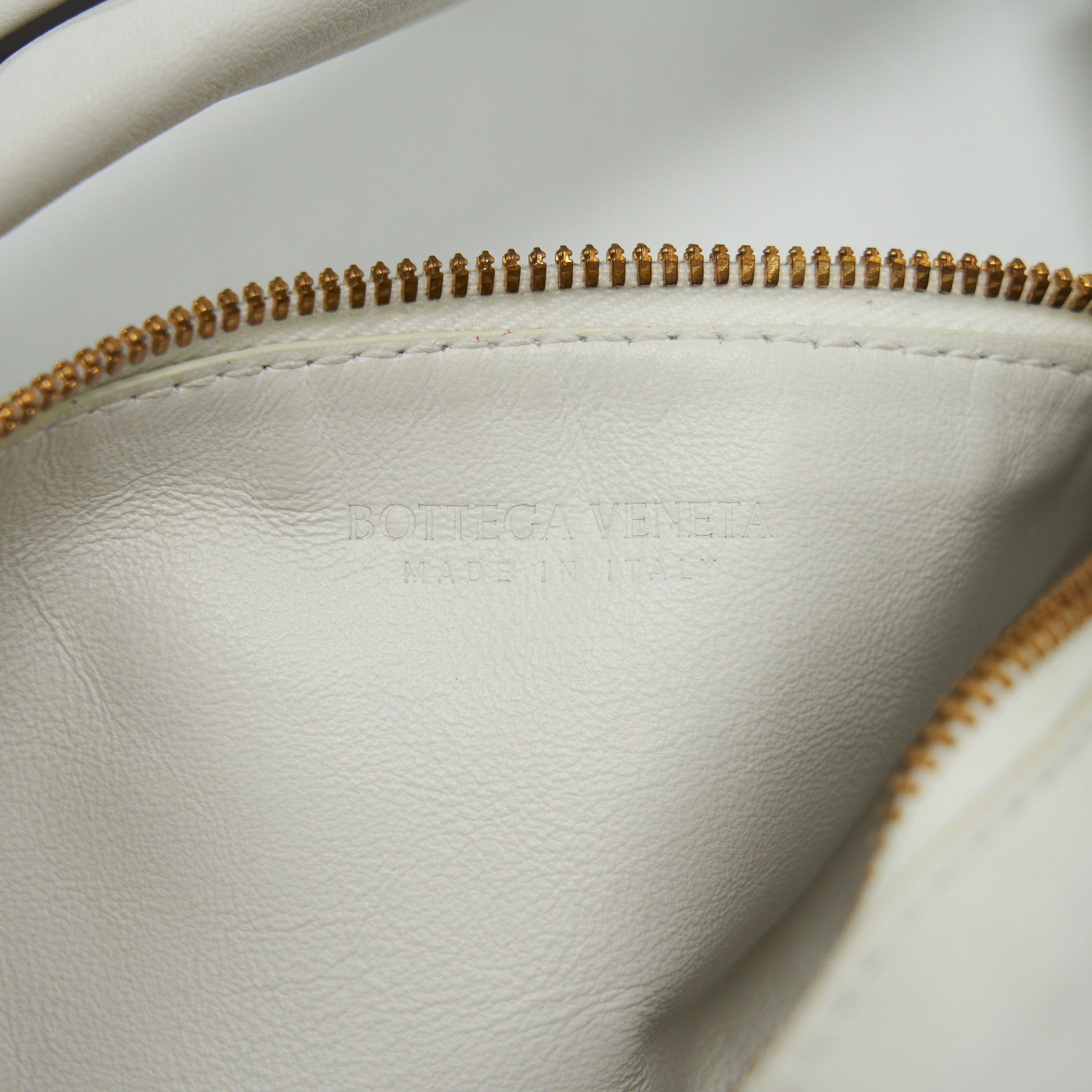 BOTTEGA VENETA DOUBLE KNOT LEATHER SHOULDER BAG WHITE