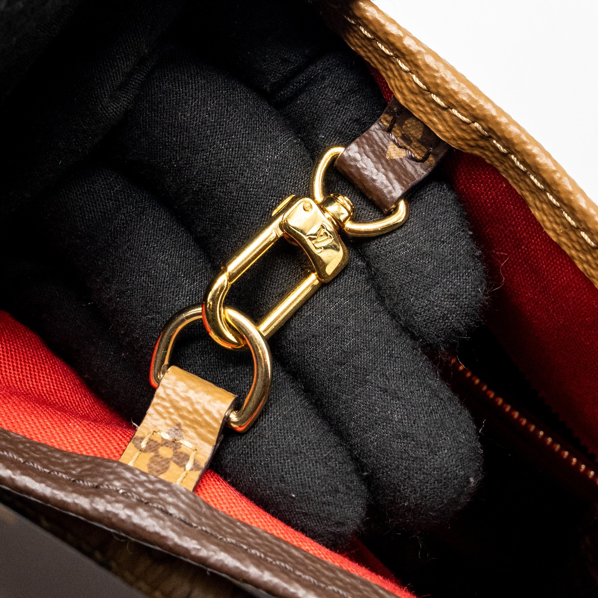 LOUIS VUITTON ONTHEGO GM MONOGRAM CANVAS GHW