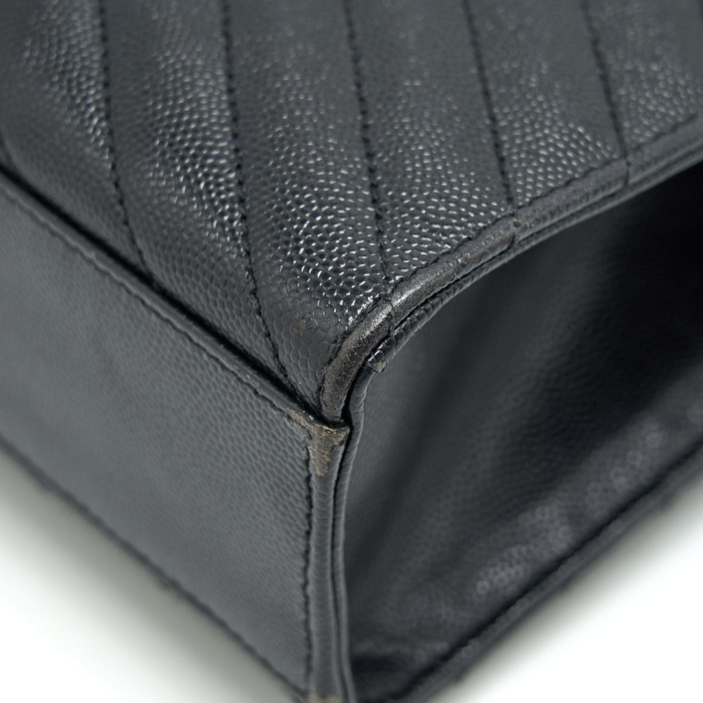 SAINT LAURENT / YSL LARGE ENVELOPE CHAIN FLAP BAG IN BLACK GRAIN DE POUDRE