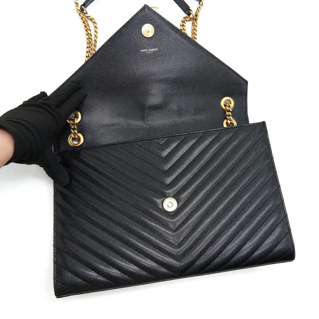 SAINT LAURENT / YSL LARGE ENVELOPE CHAIN FLAP BAG IN BLACK GRAIN DE POUDRE