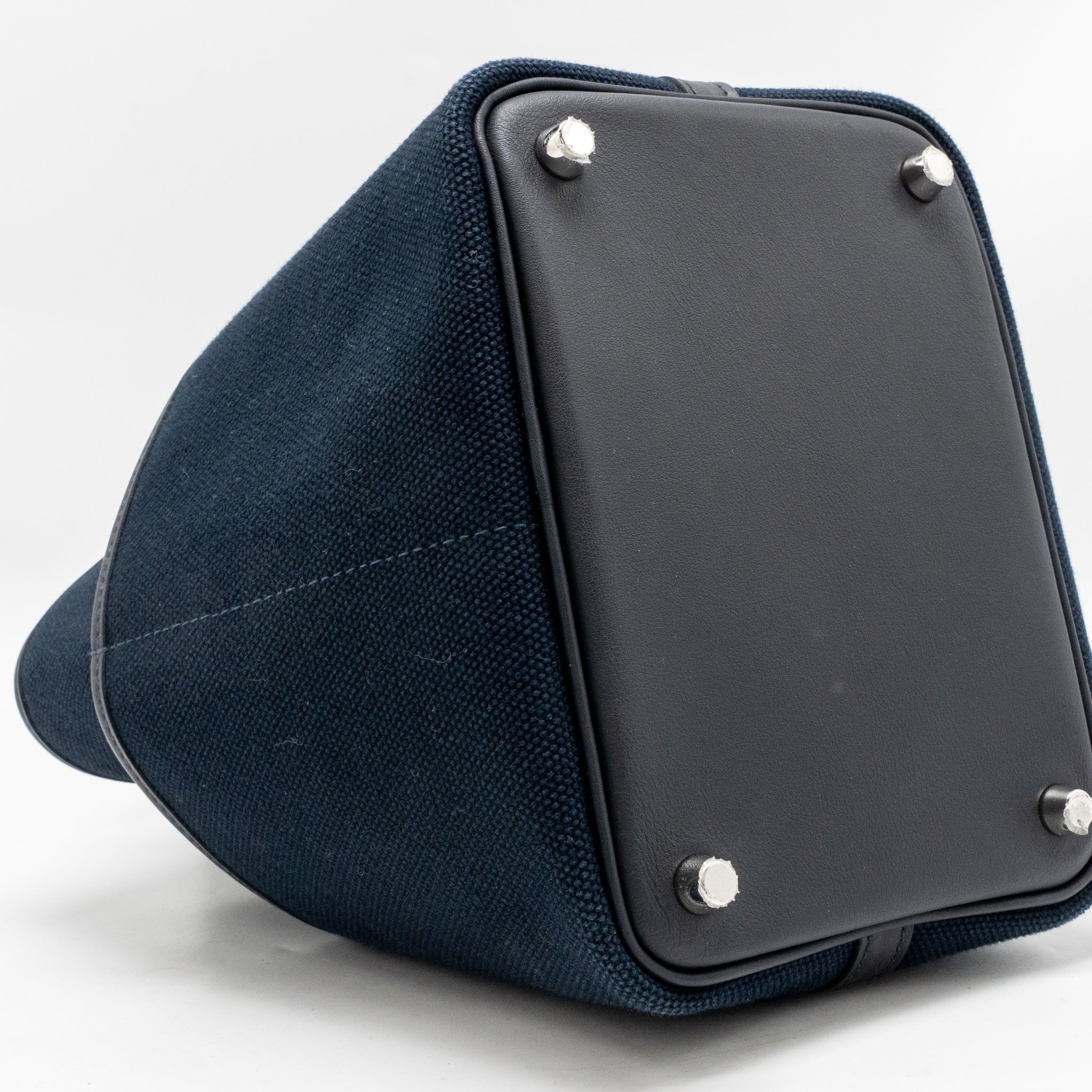 HERMES CARGO PICOTIN 18 LOCK BAG SWIFT / TOILE CANVAS BLUE MARINE / CABAN SHW