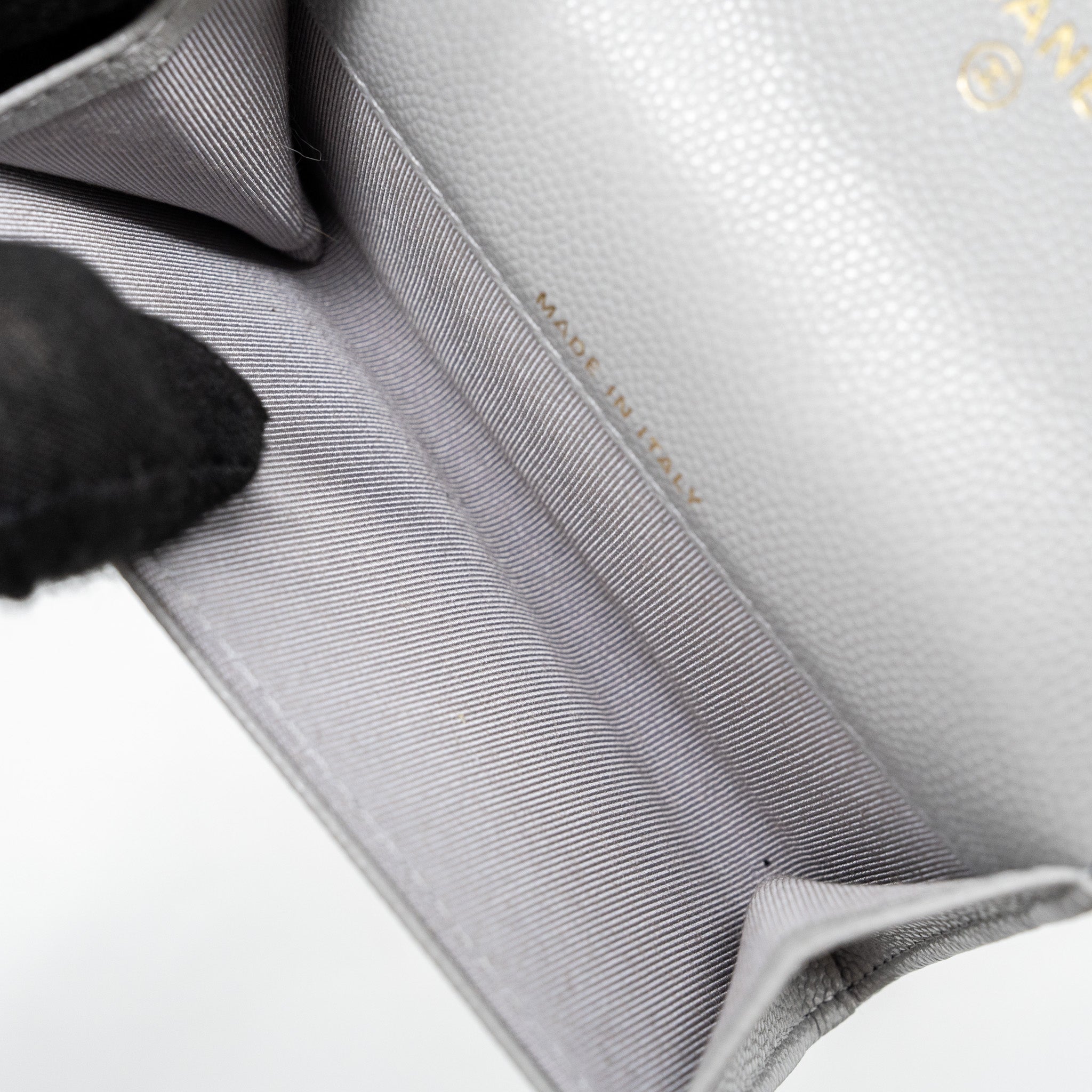 CHANEL CLASSIC FLAP CARD HOLDER CAVIAR LIGHT GREY LGHW