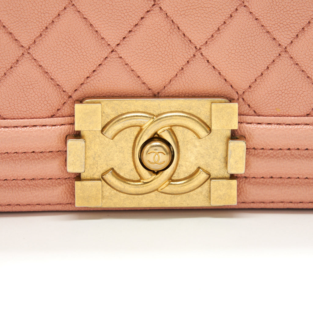 CHANEL MEDIUM BOY CHANEL BAG CAVIAR PINK GHW