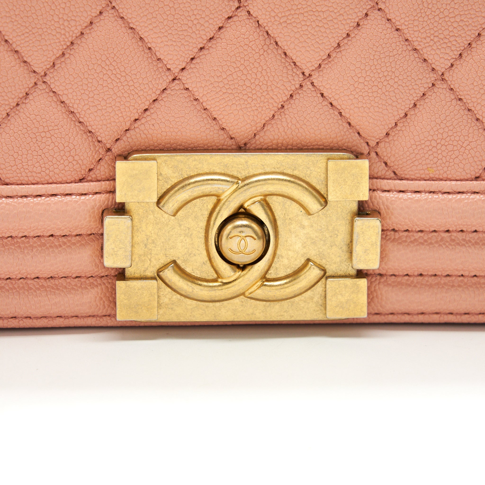 CHANEL MEDIUM BOY CHANEL BAG CAVIAR PINK GHW